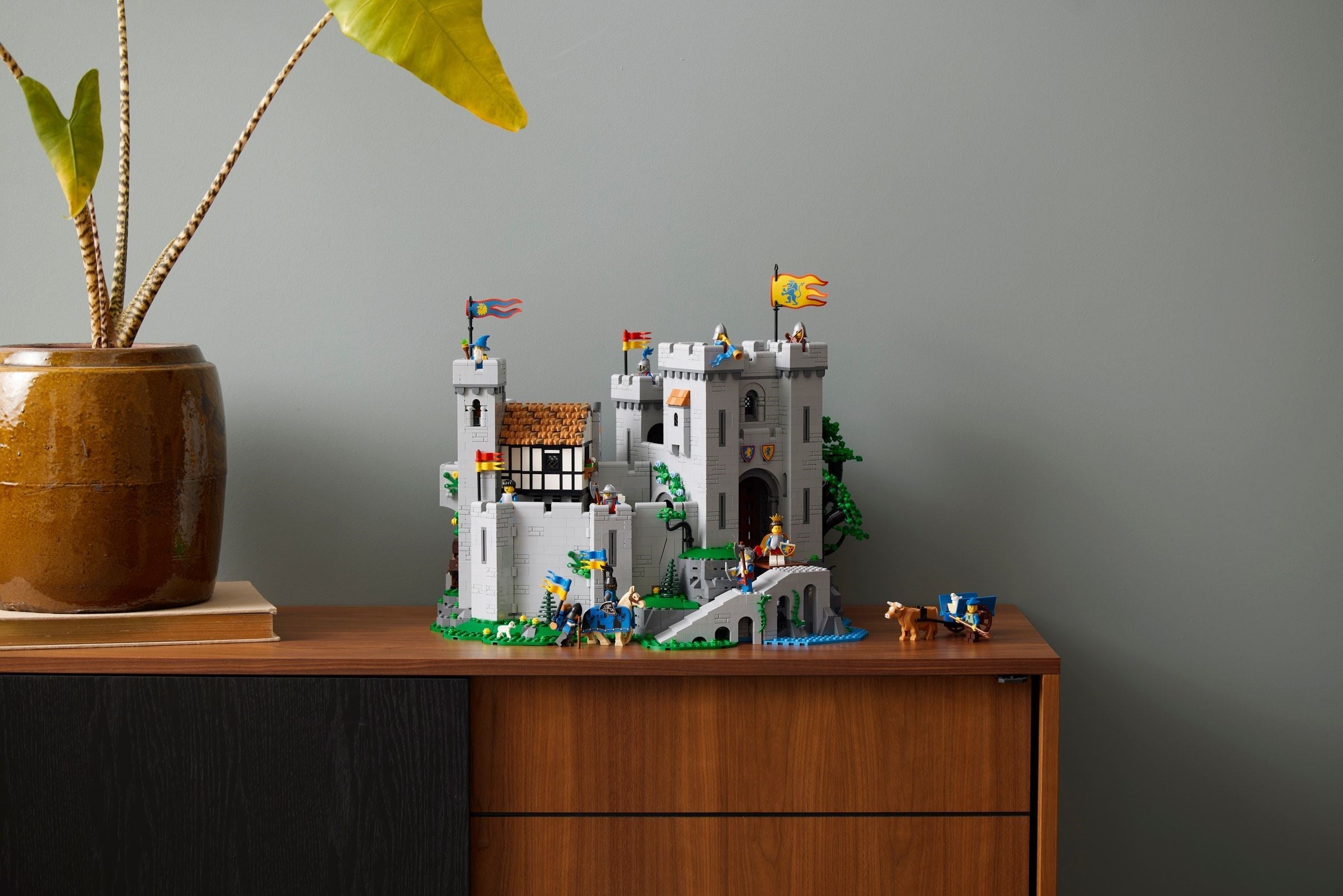 Lion Knights' Castle 10305 | Icons | LEGO – image 8