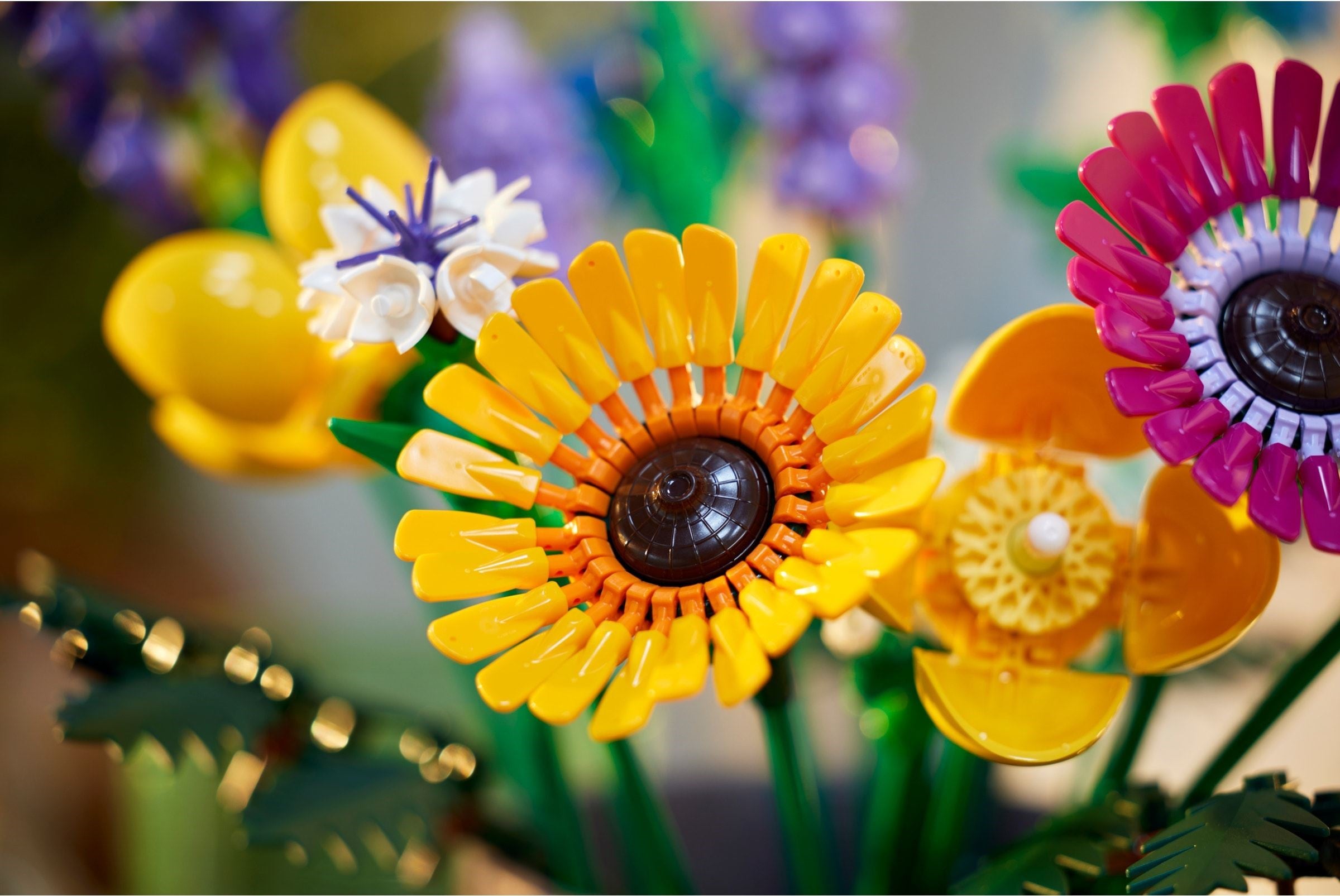 Wildflower Bouquet 10313 | Icons | LEGO – image 5