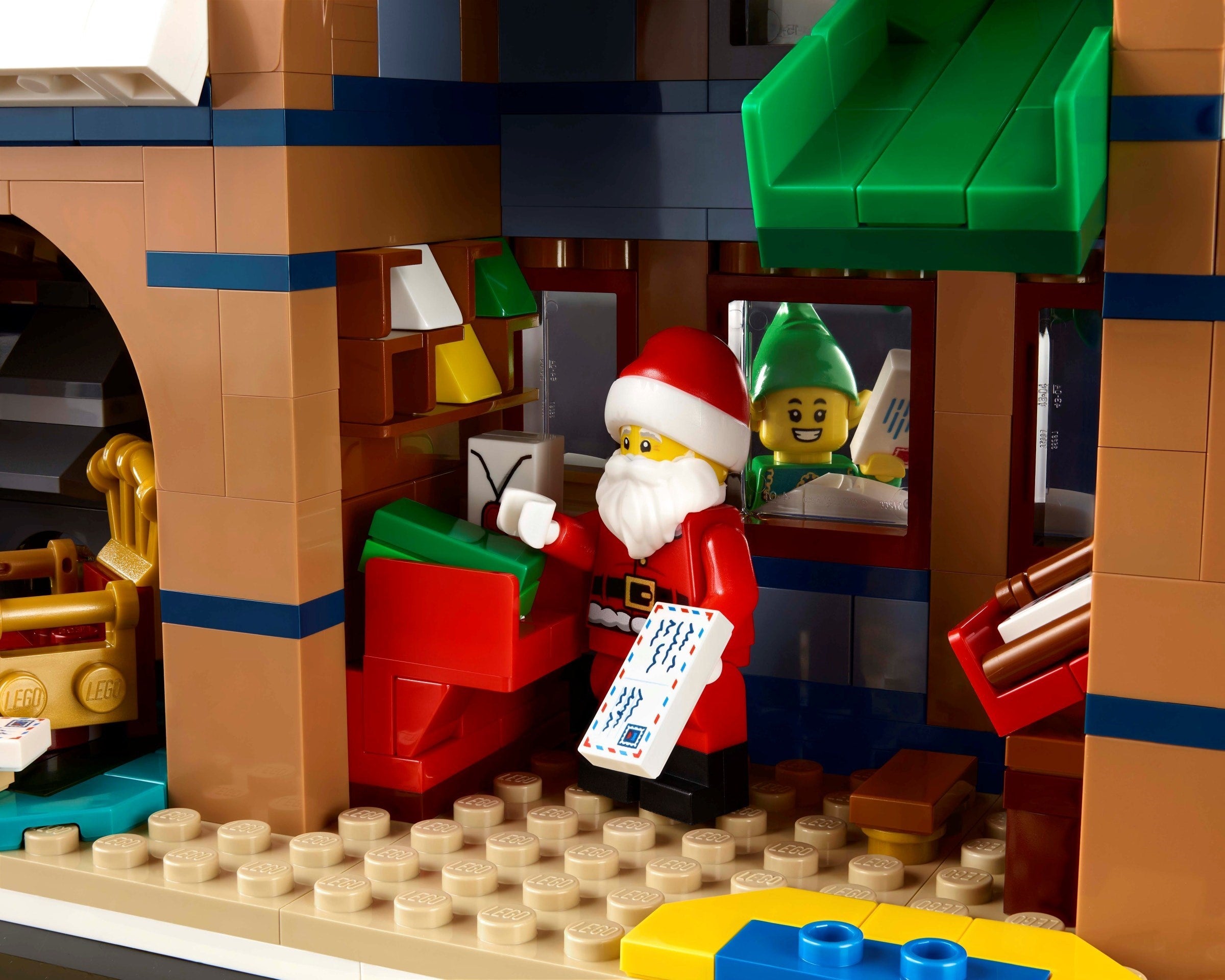 Santa's Post Office 10339 | Icons | LEGO – image 6
