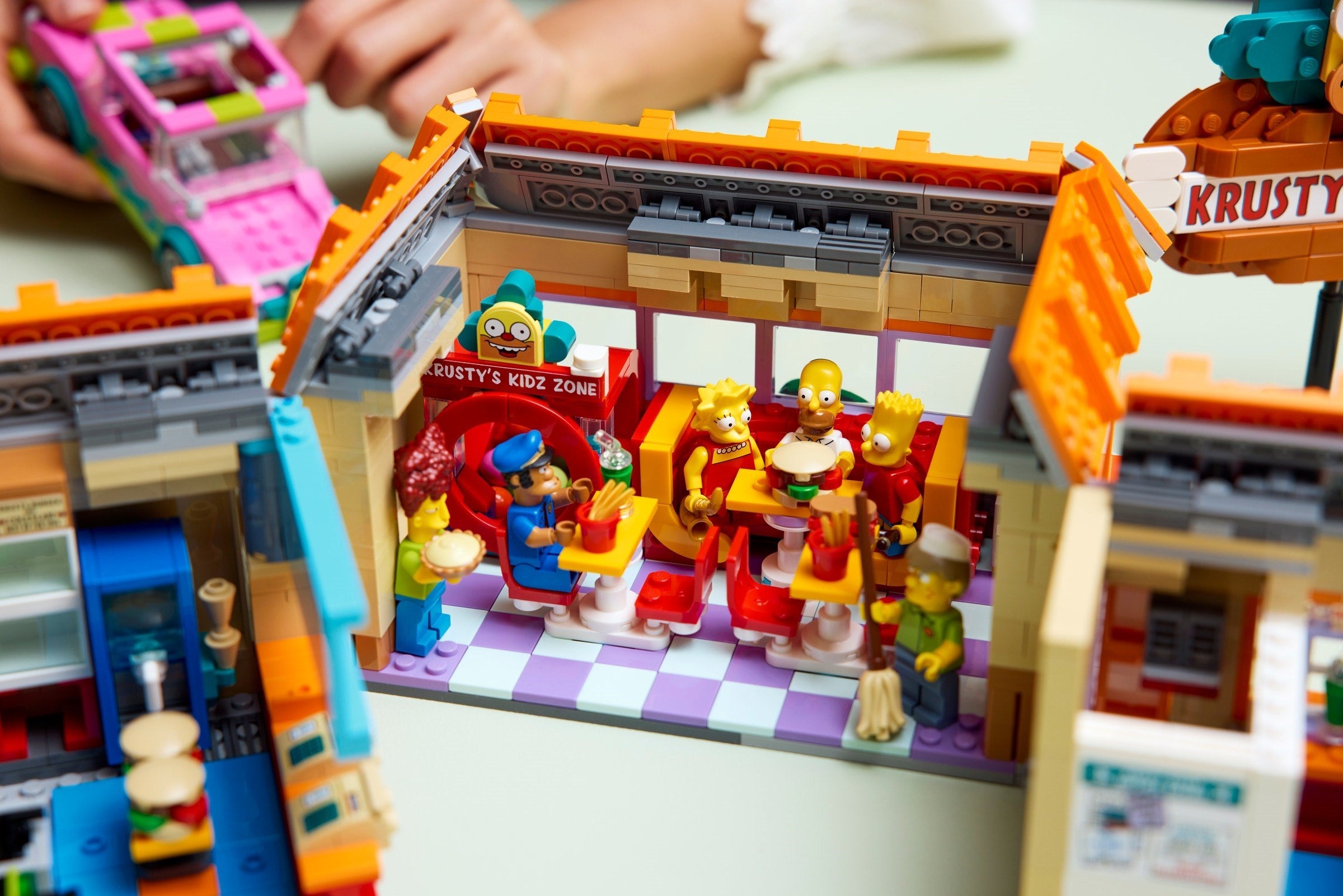 The Simpsons: Krusty Burger 10352 | Icons | LEGO – image 4