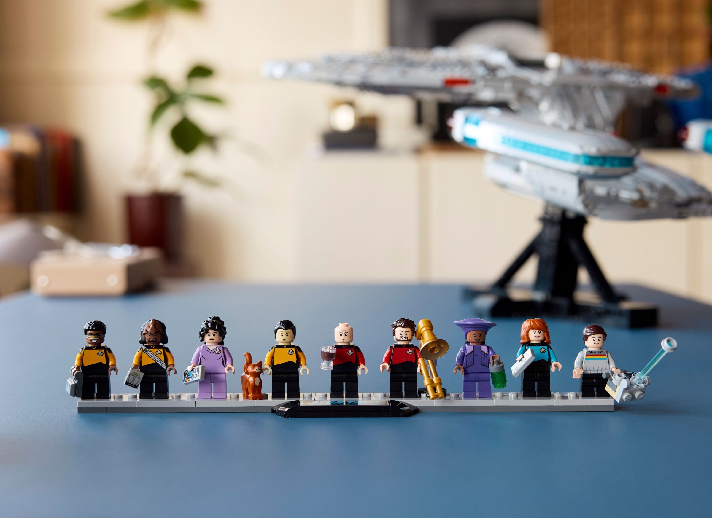 Star Trek: U.S.S. Enterprise NCC-1701-D 10356 | Icons | LEGO – image 8