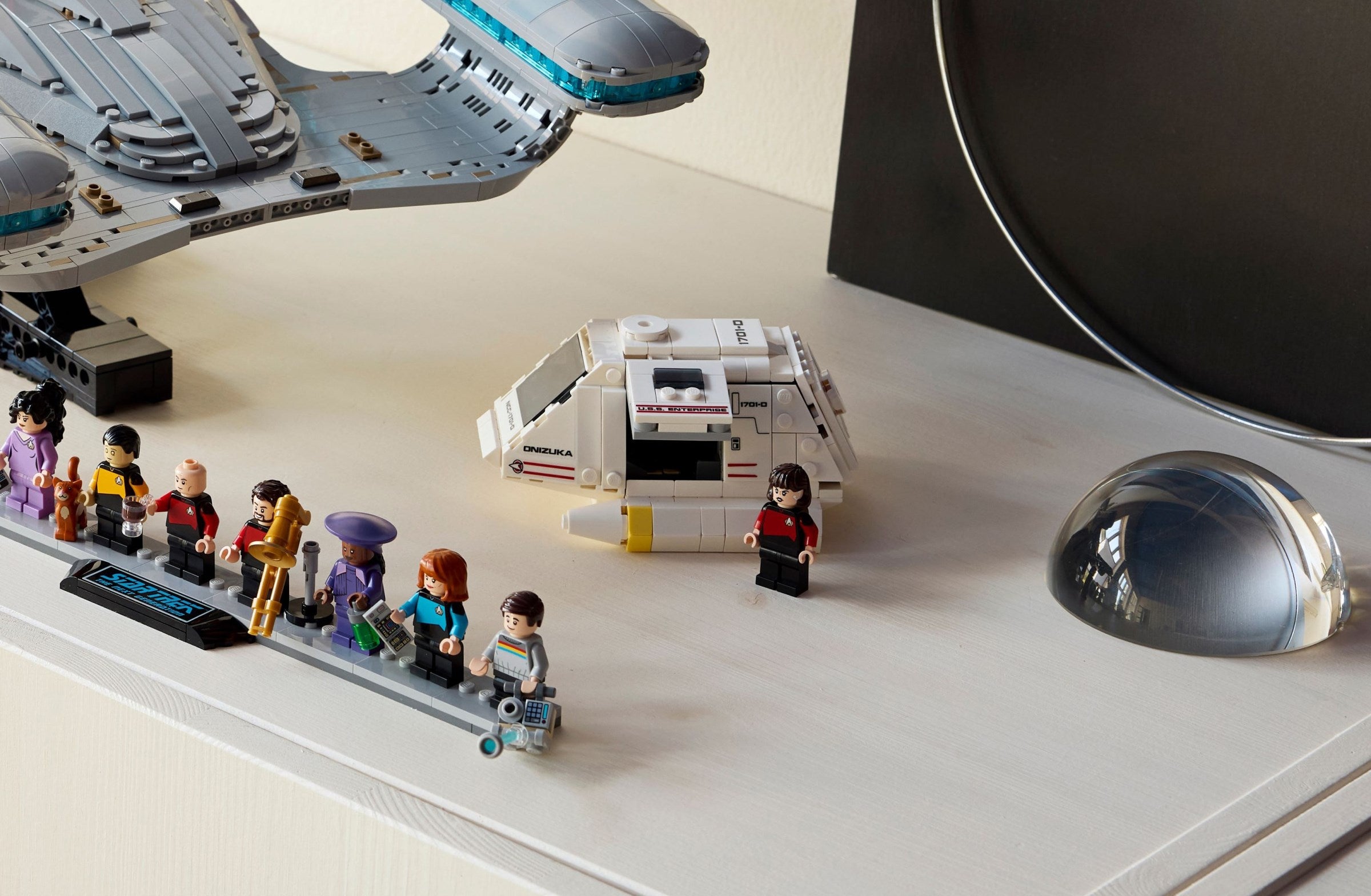 Star Trek: U.S.S. Enterprise NCC-1701-D 10356 | Icons | LEGO – image 9