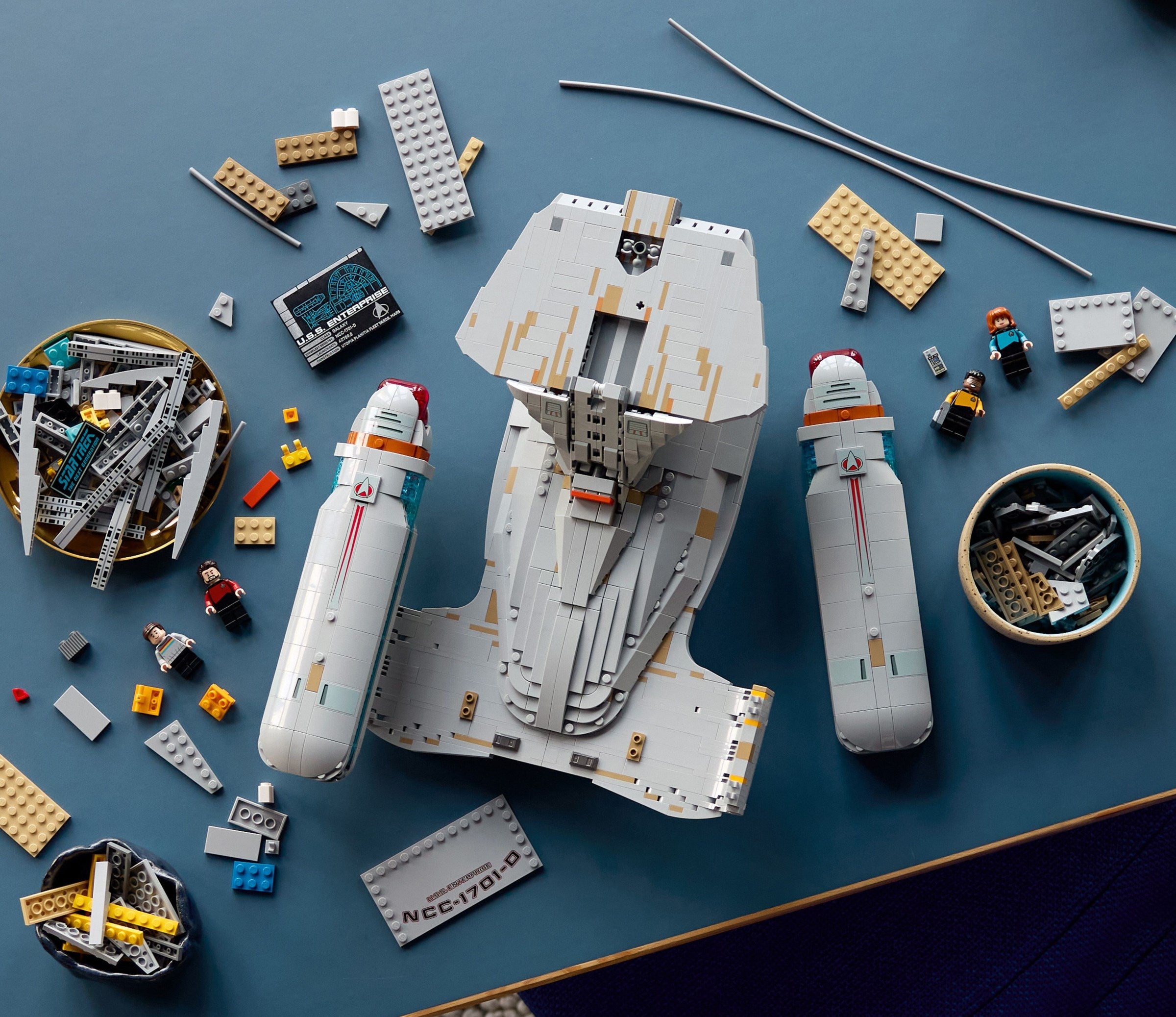 Star Trek: U.S.S. Enterprise NCC-1701-D 10356 | Icons | LEGO – image 10
