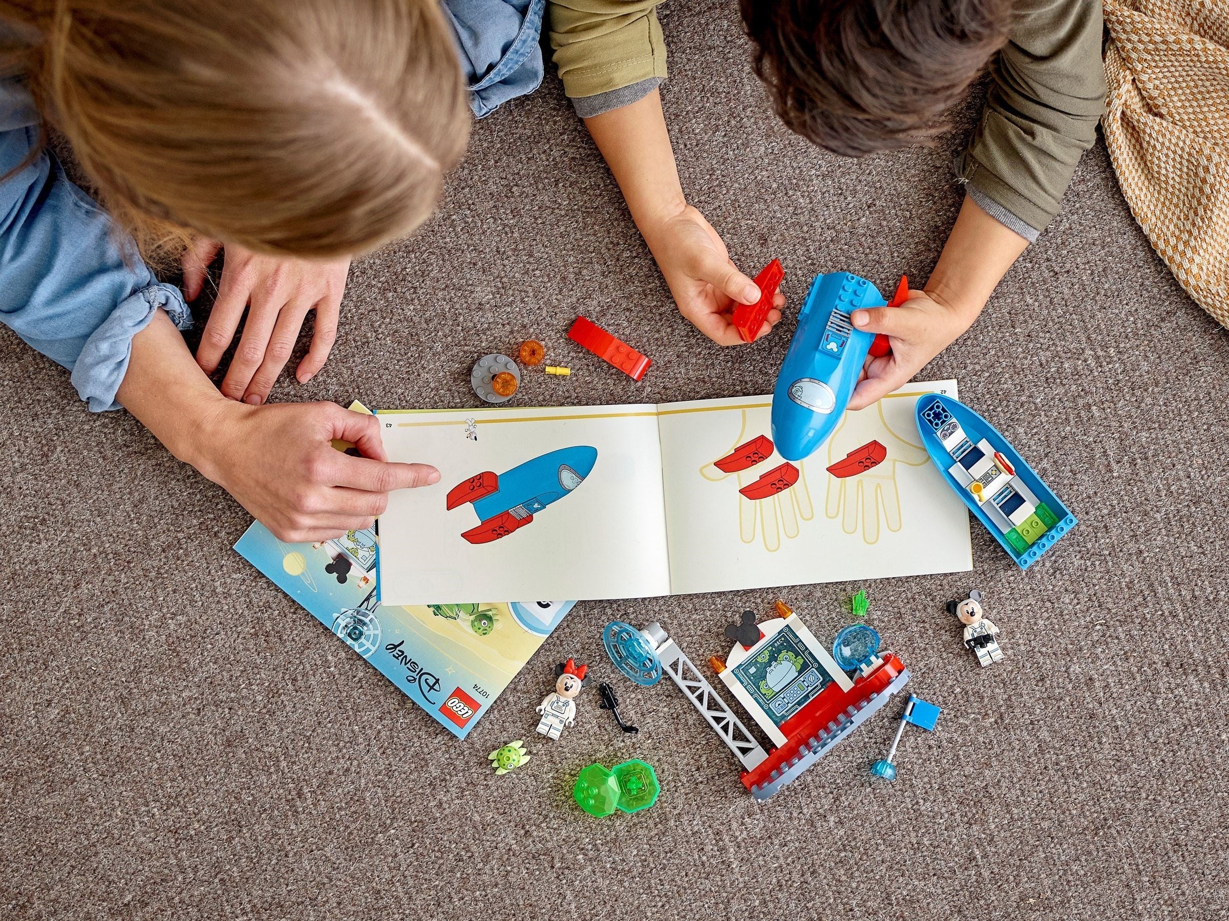 Mickey Mouse & Minnie Mouse's Space Rocket 10774 | Disney | LEGO – image 10