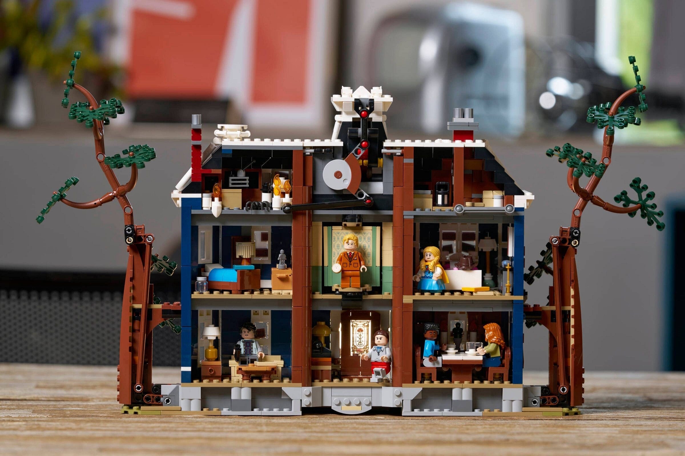 Stranger Things: The Creel House 11370 | Icons | LEGO – image 6