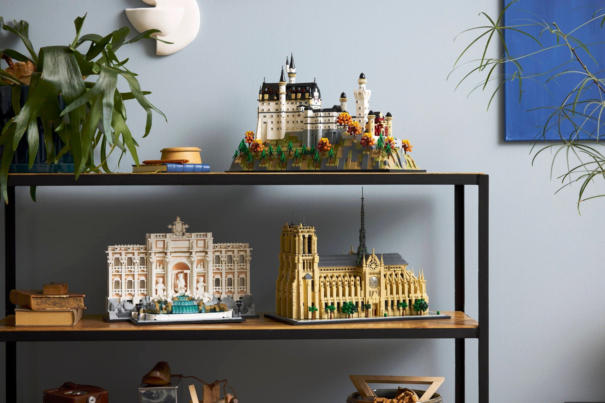 Neuschwanstein Castle 21063 | Architecture | LEGO (image 2)