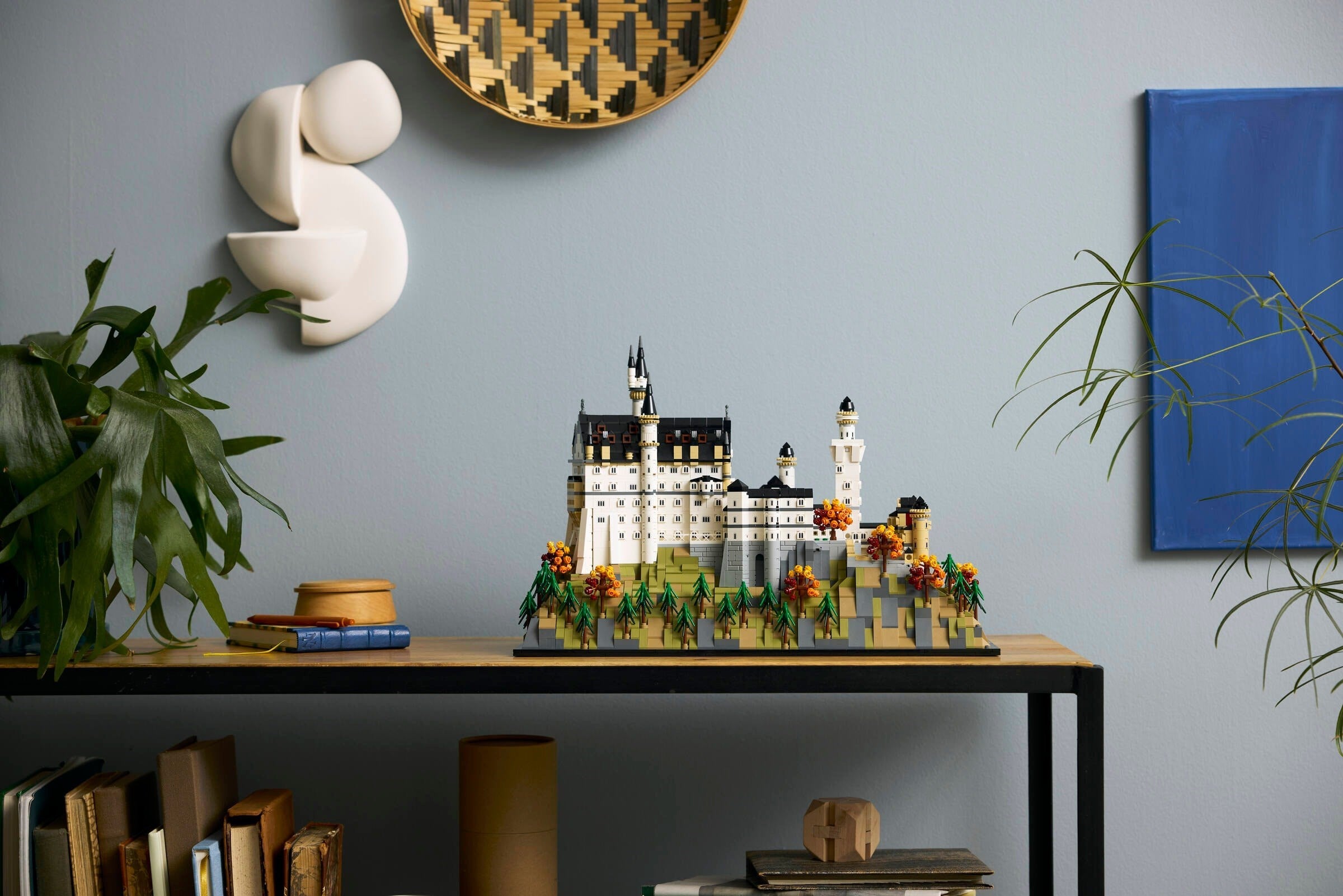 Neuschwanstein Castle 21063 | Architecture | LEGO (image 10)