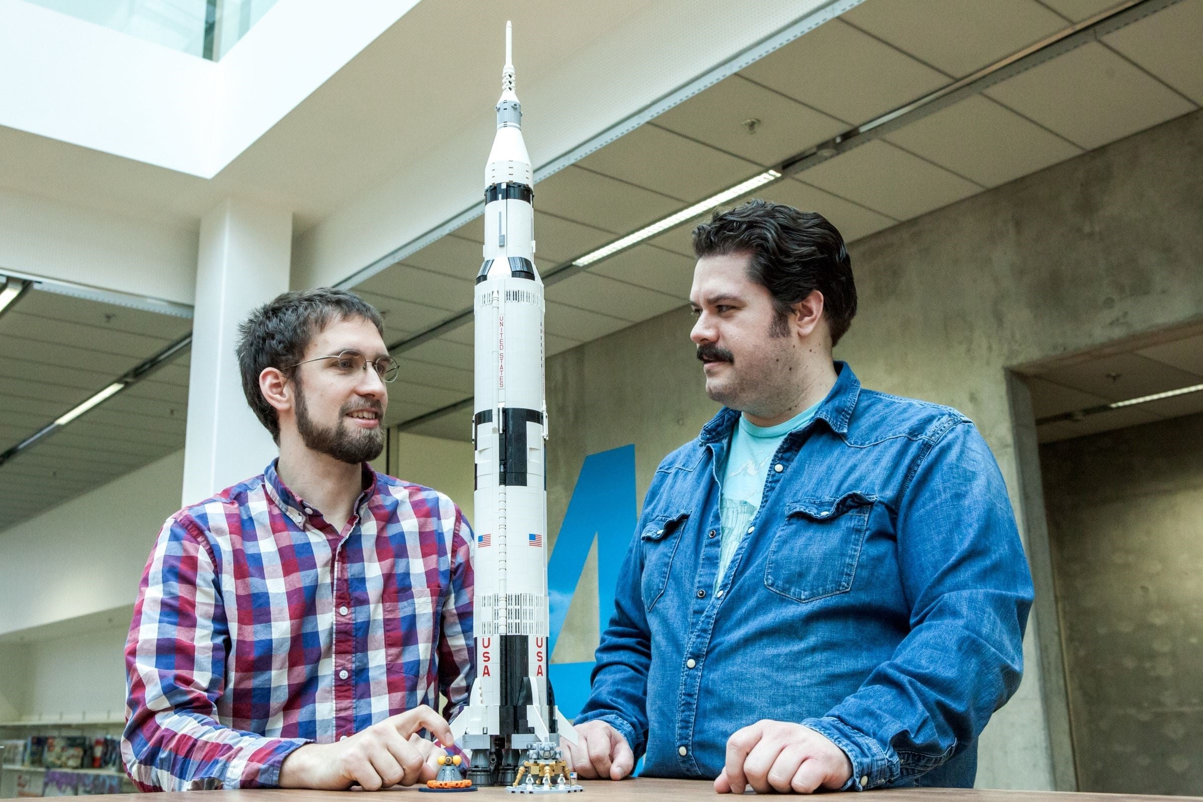 NASA Apollo Saturn V 92176 | Ideas | LEGO – image 3