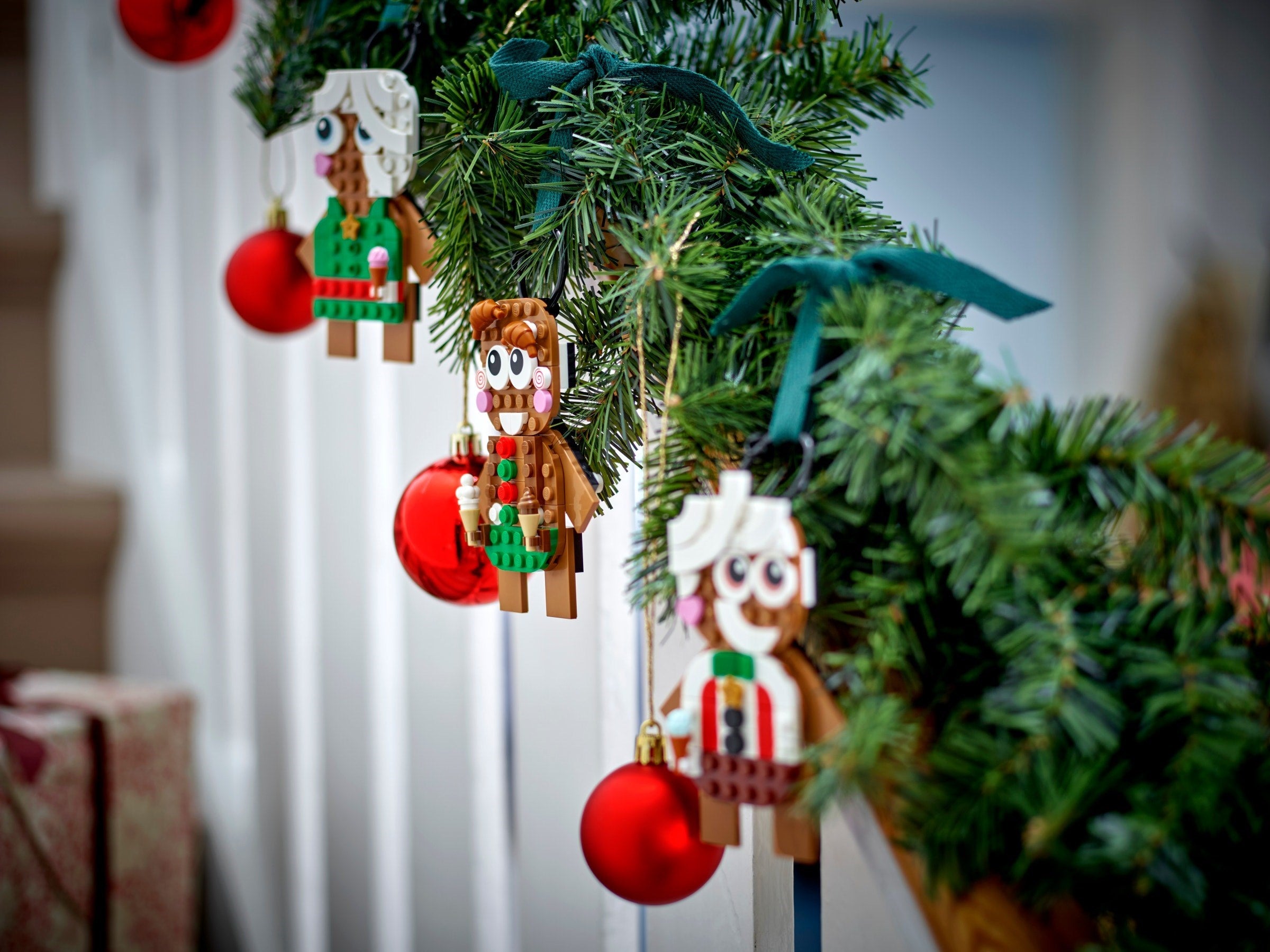 Gingerbread Ornaments 40642 | Seasonal | LEGO – image 5