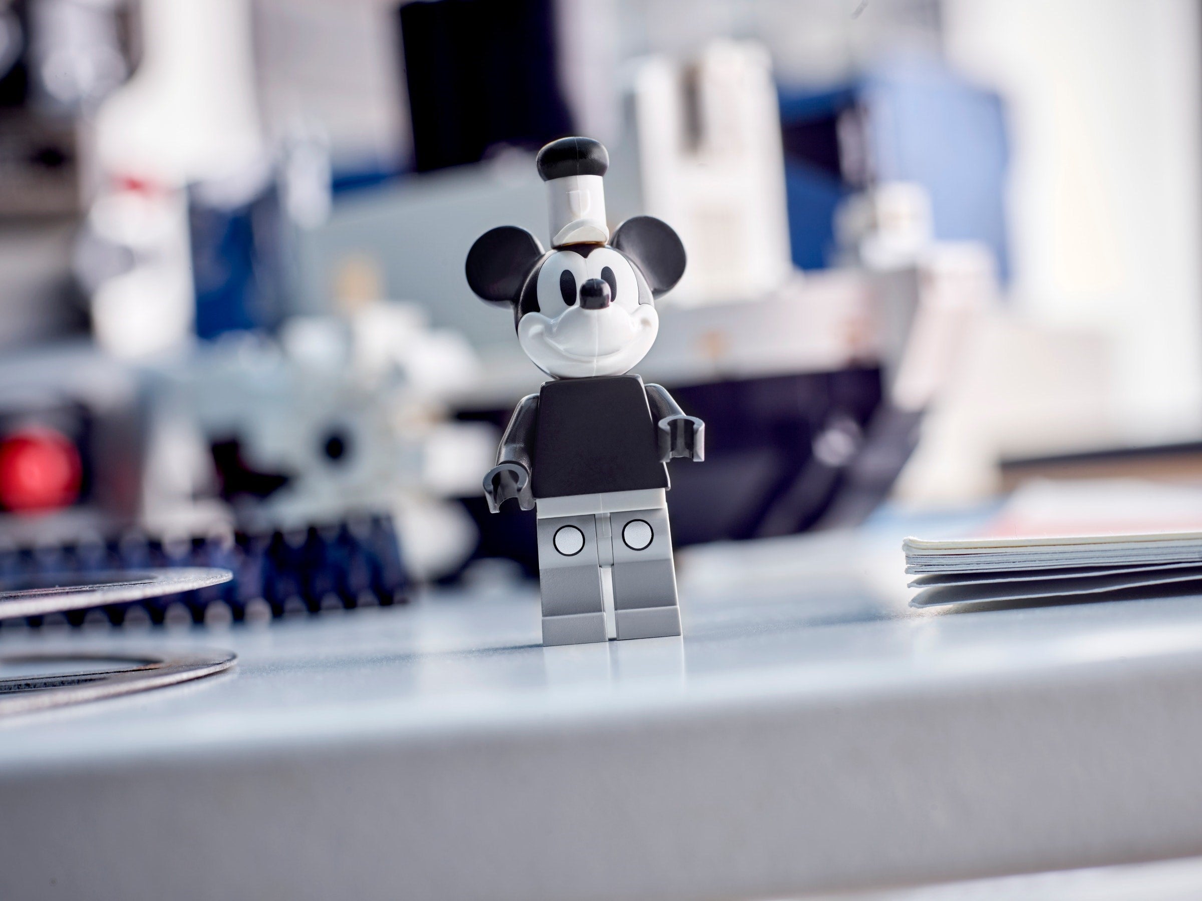 Mini Steamboat Willie 40659| Disney | LEGO