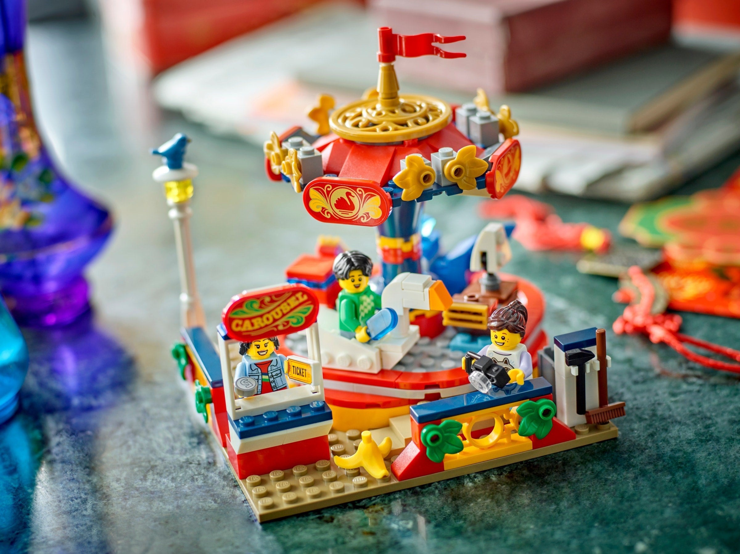Carousel Ride 40714 | Miscellaneous | LEGO – image 5
