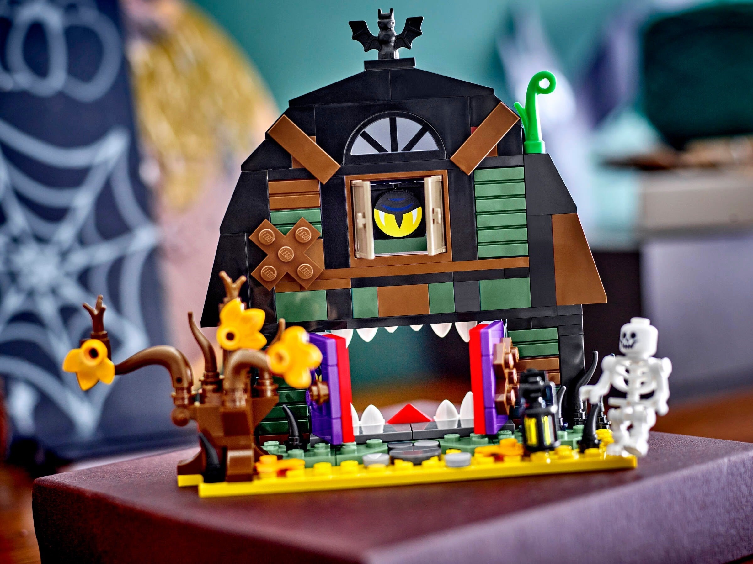 Halloween Barn 40721 | Holiday & Event New Release | LEGO