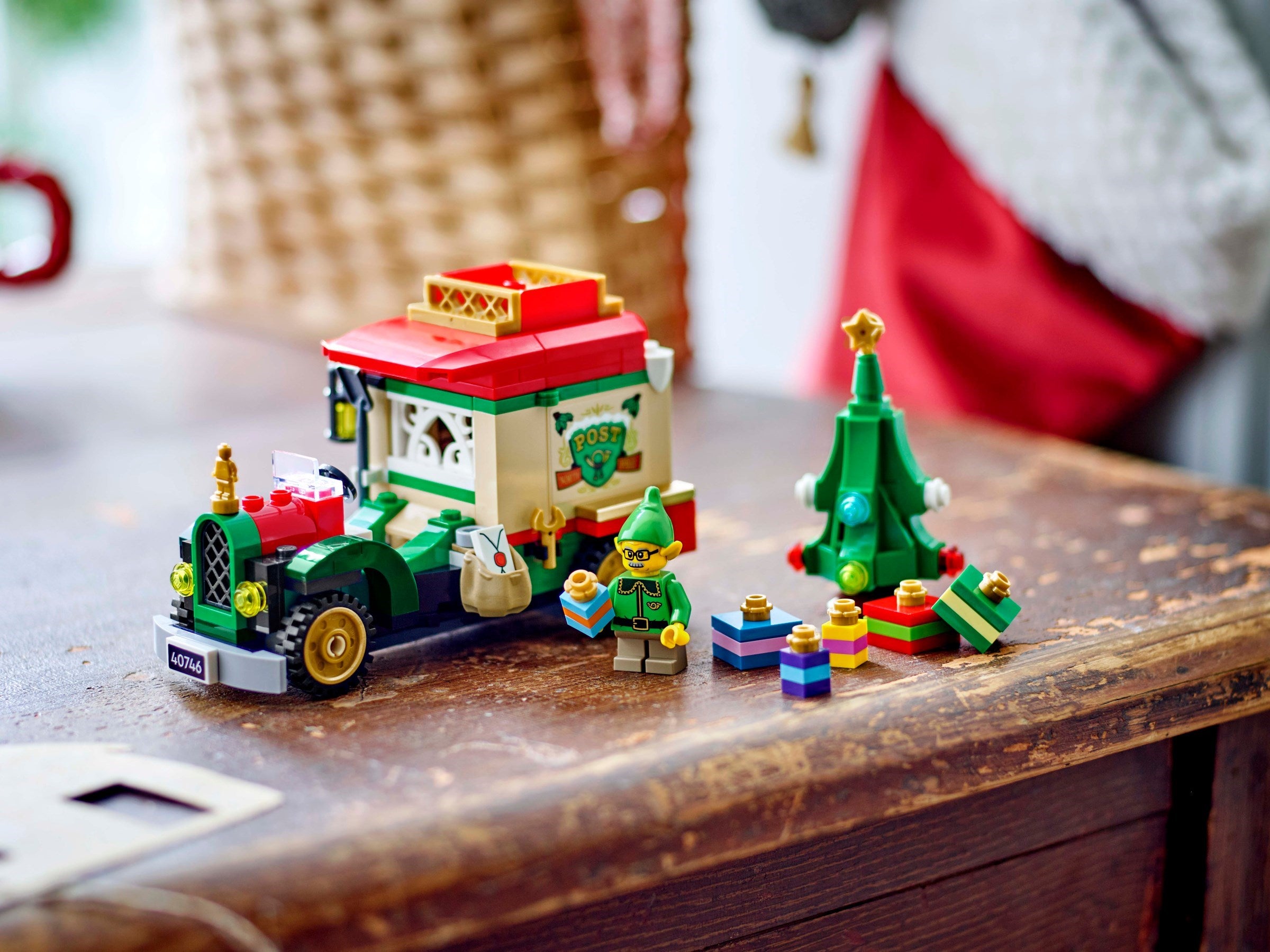 Santa's Delivery Truck 40746 | Seasonal | LEGO – image 5