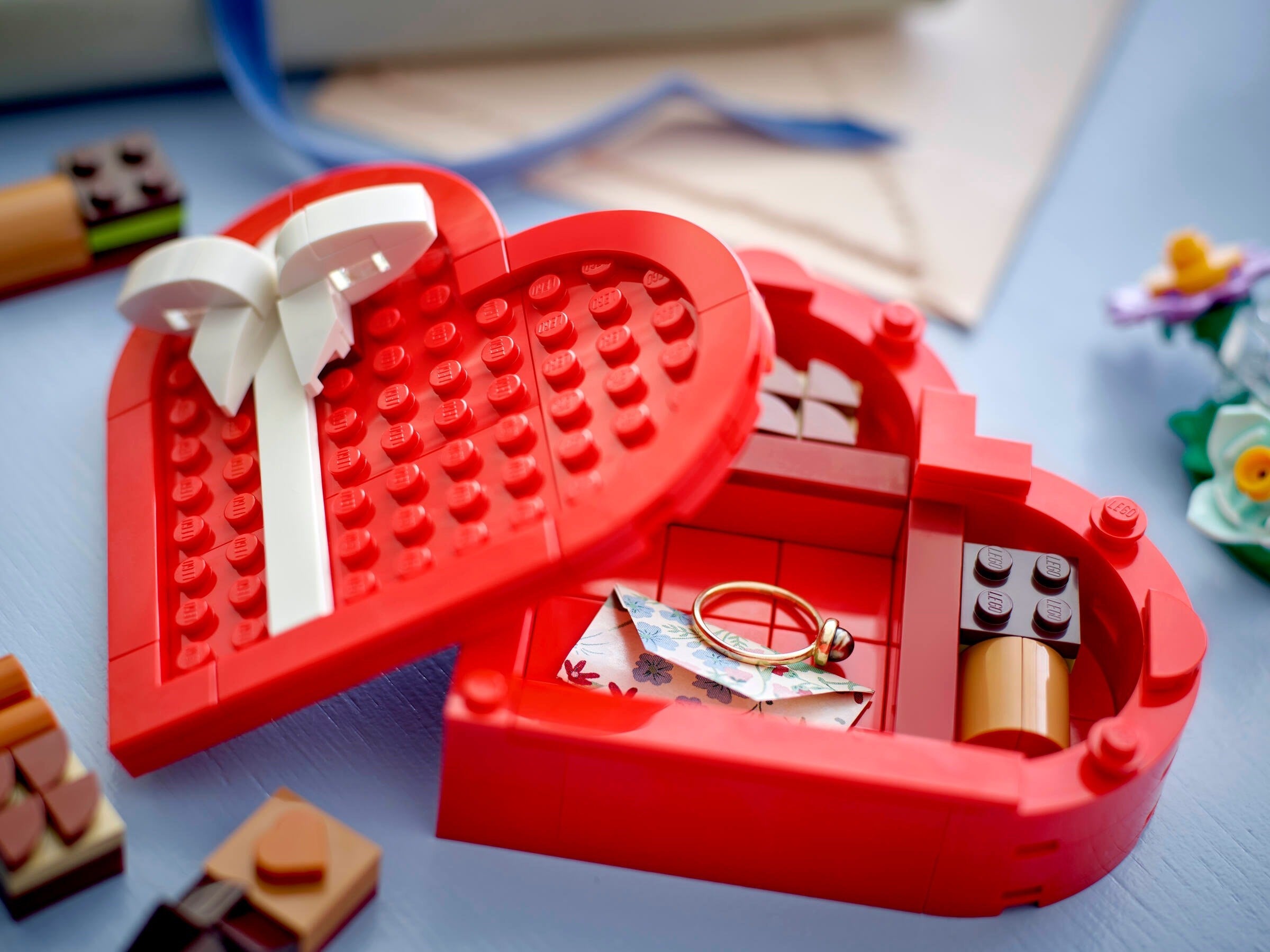 Celebration Series: Valentine's Day Box 40759 | Creator | LEGO – image 6