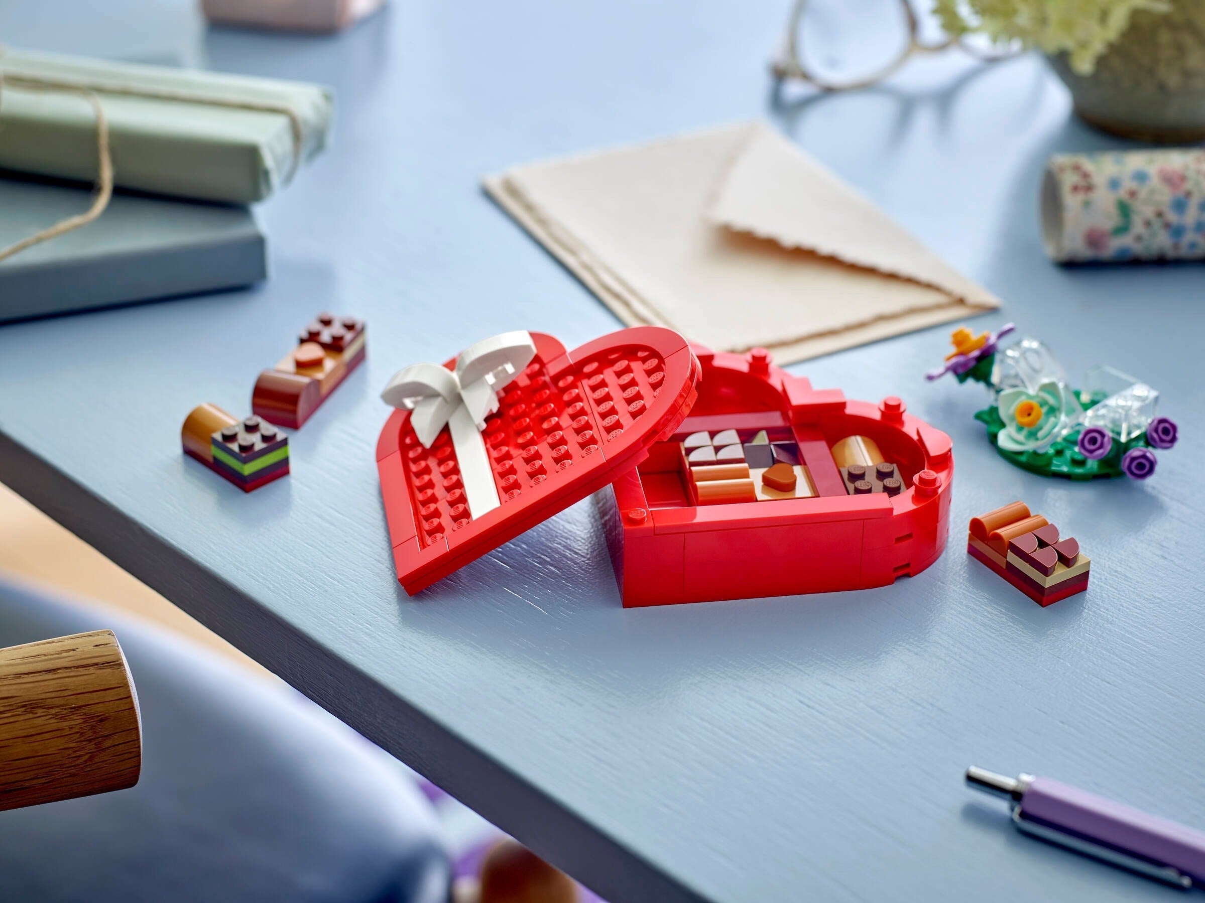 Celebration Series: Valentine's Day Box 40759 | Creator | LEGO – image 7
