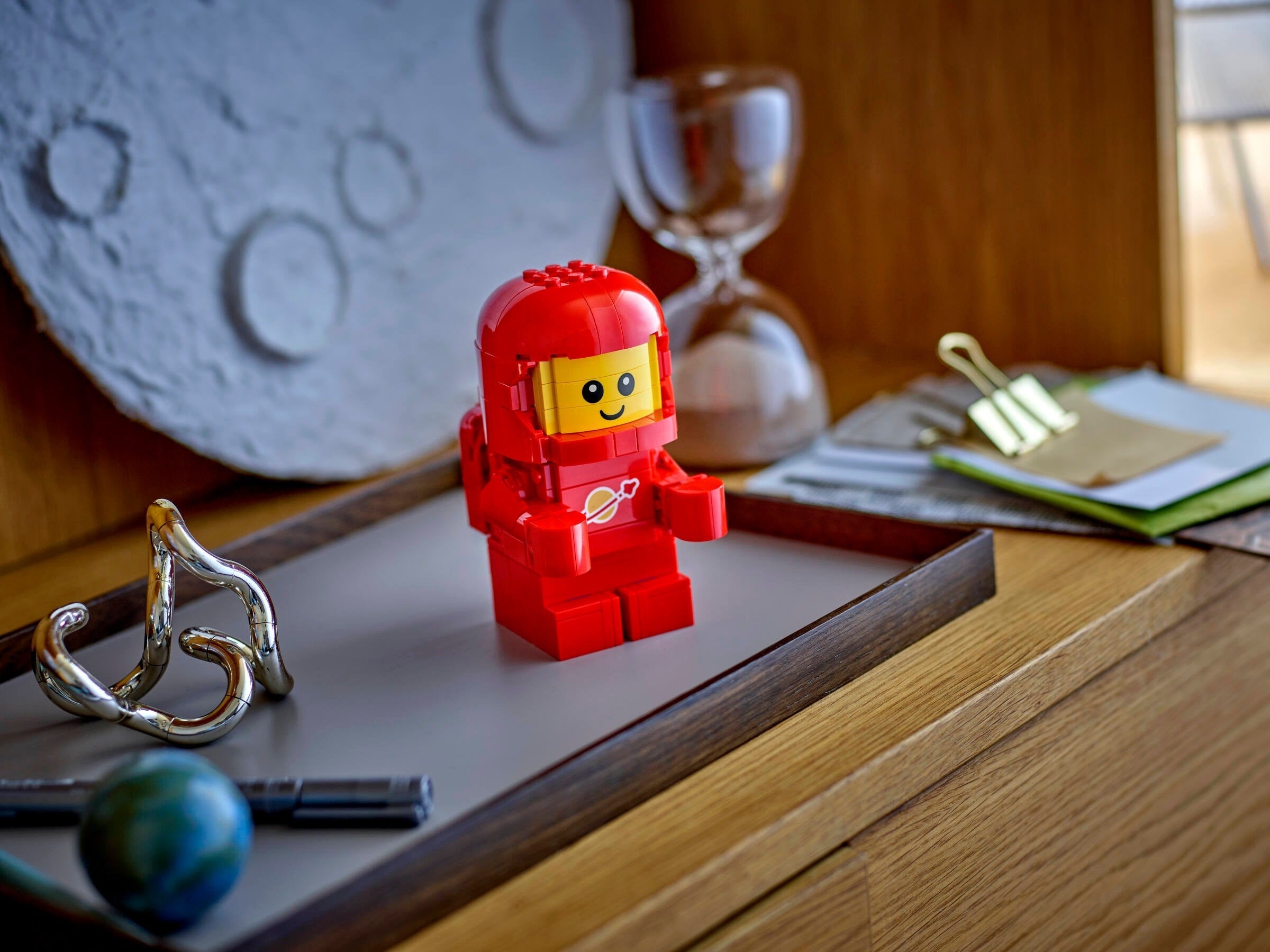 Up-Scaled Baby Astronaut 40767 | Promotional | LEGO – image 4