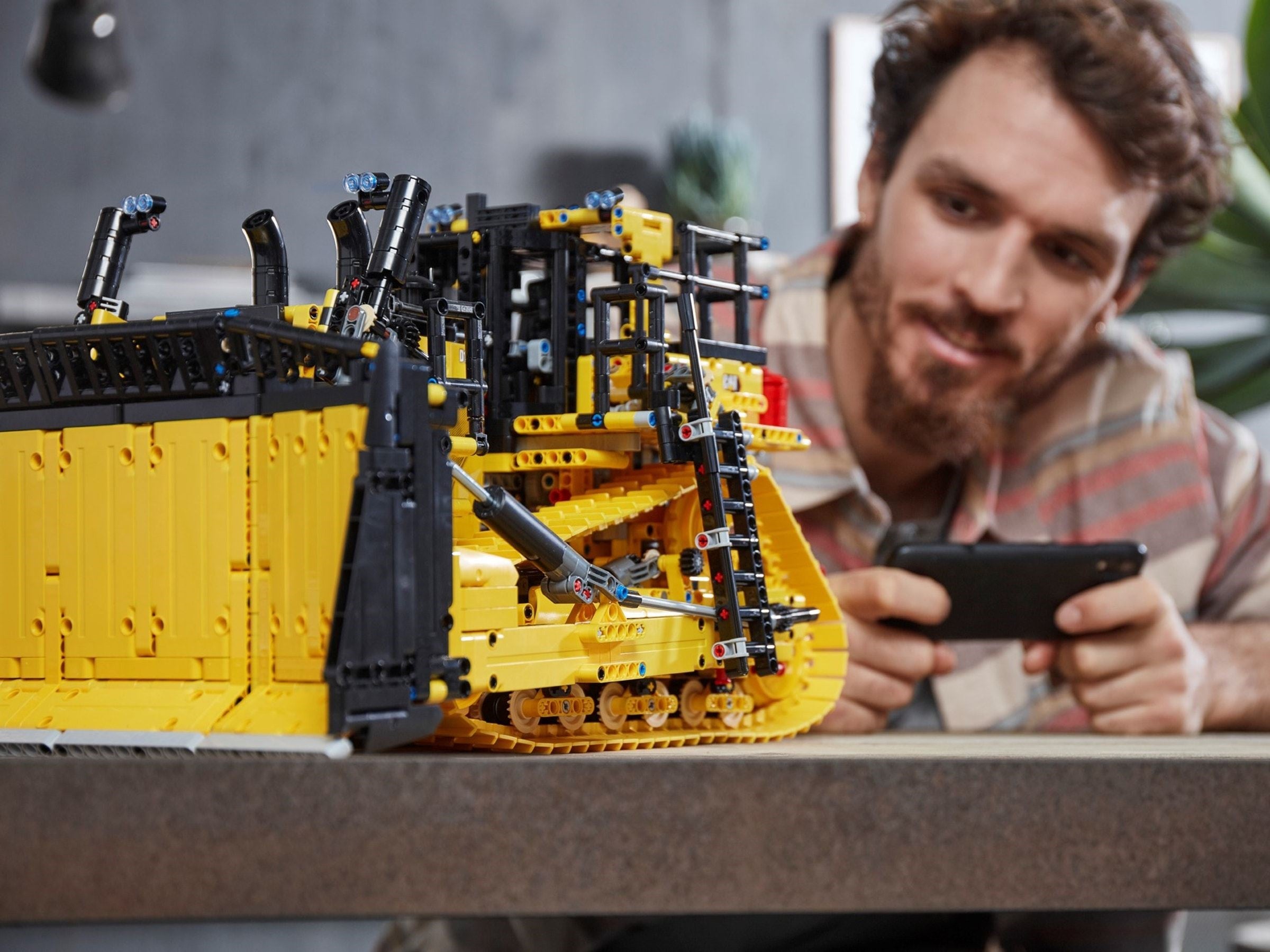 Cat D11 Bulldozer 42131 | Technic | LEGO – image 5