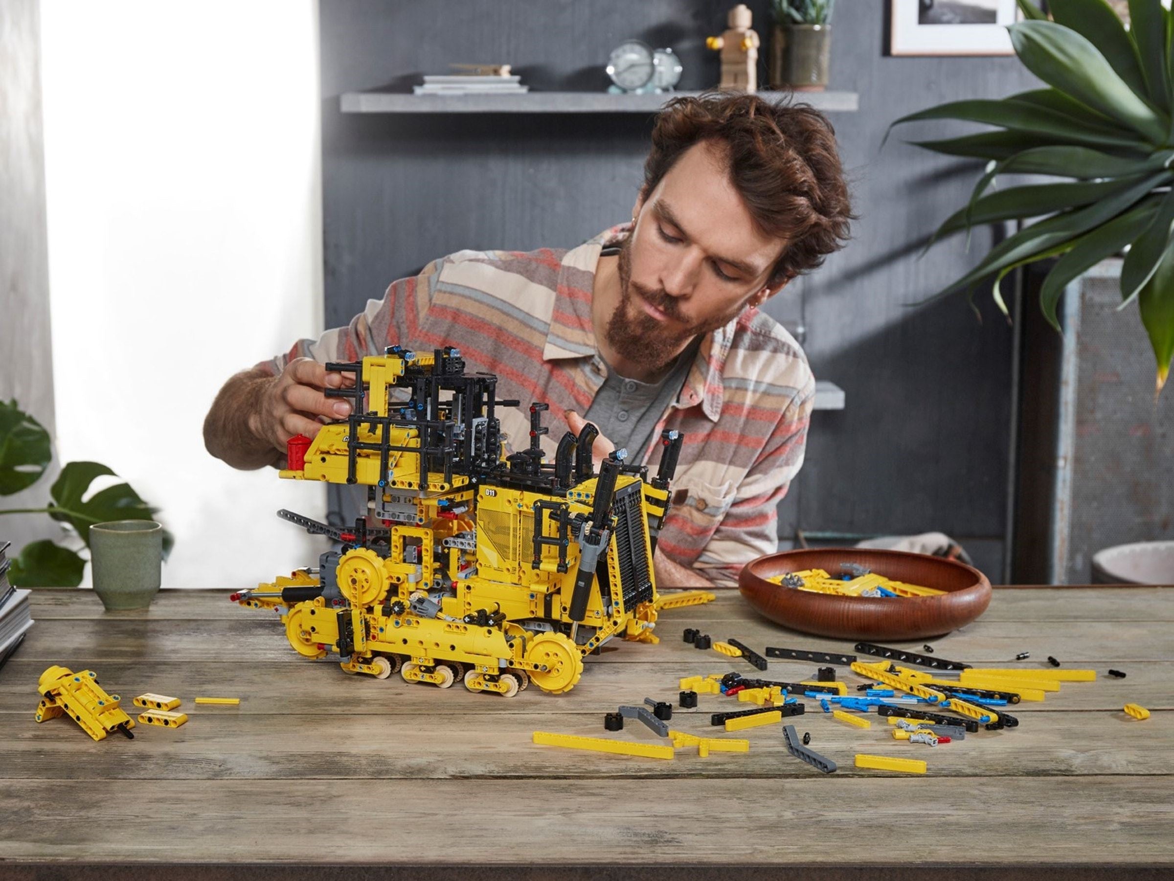 Cat D11 Bulldozer 42131 | Technic | LEGO – image 13