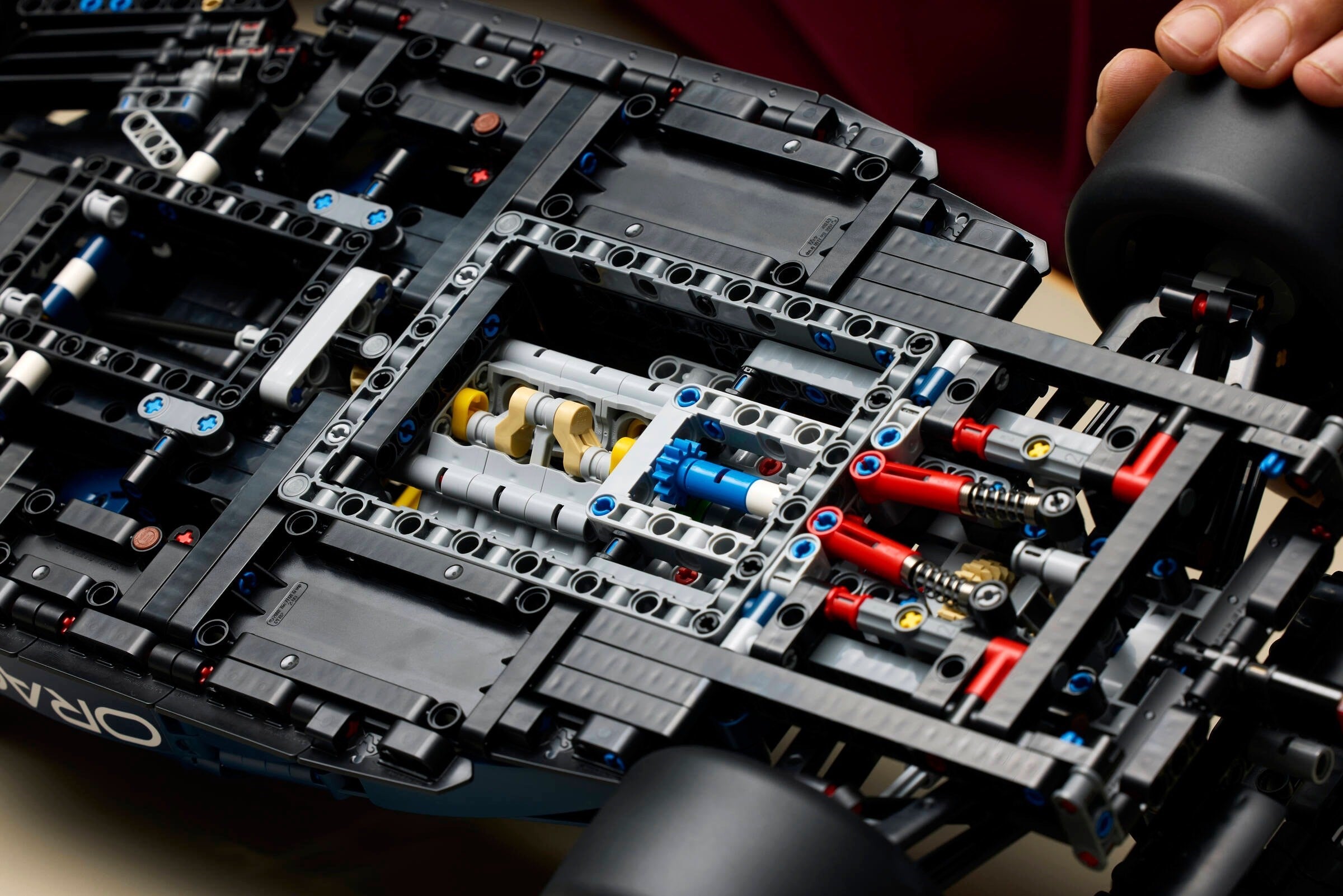 Oracle Red Bull Racing RB20 F1 Car 42206 | Technic | LEGO – image 6