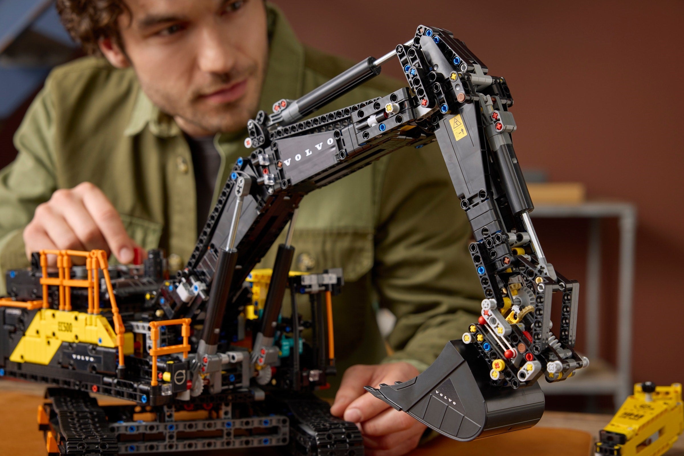 Volvo EC500 Hybrid Excavator 42215 | Technic | LEGO (image 7)
