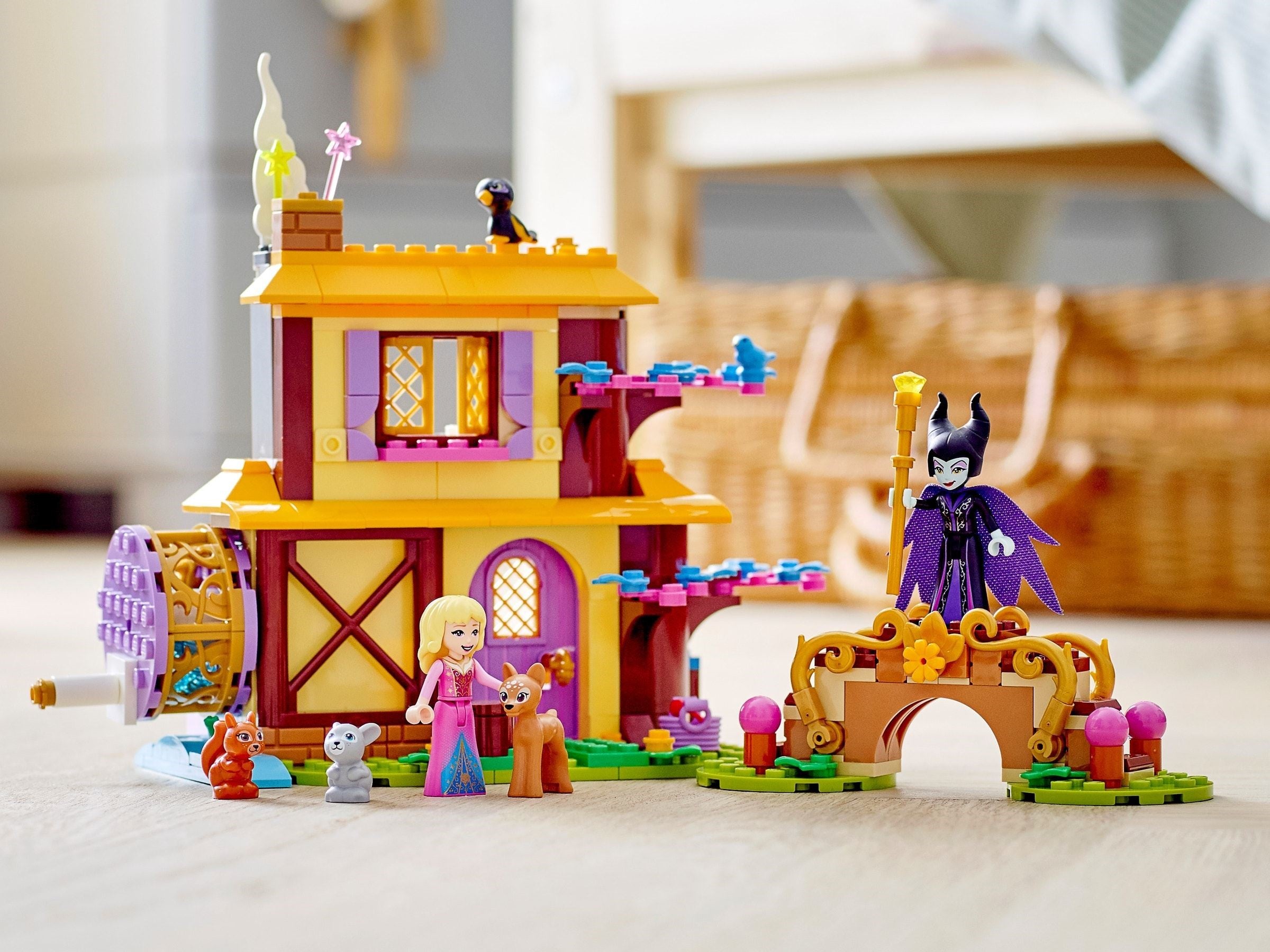 Aurora's Forest Cottage 43188 | Disney | LEGO (image 4)