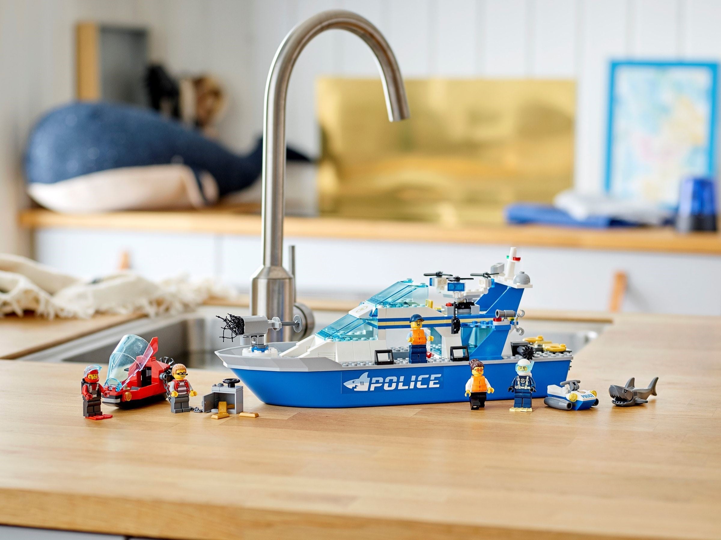 Police Patrol Boat 60277 | City | LEGO – image 5