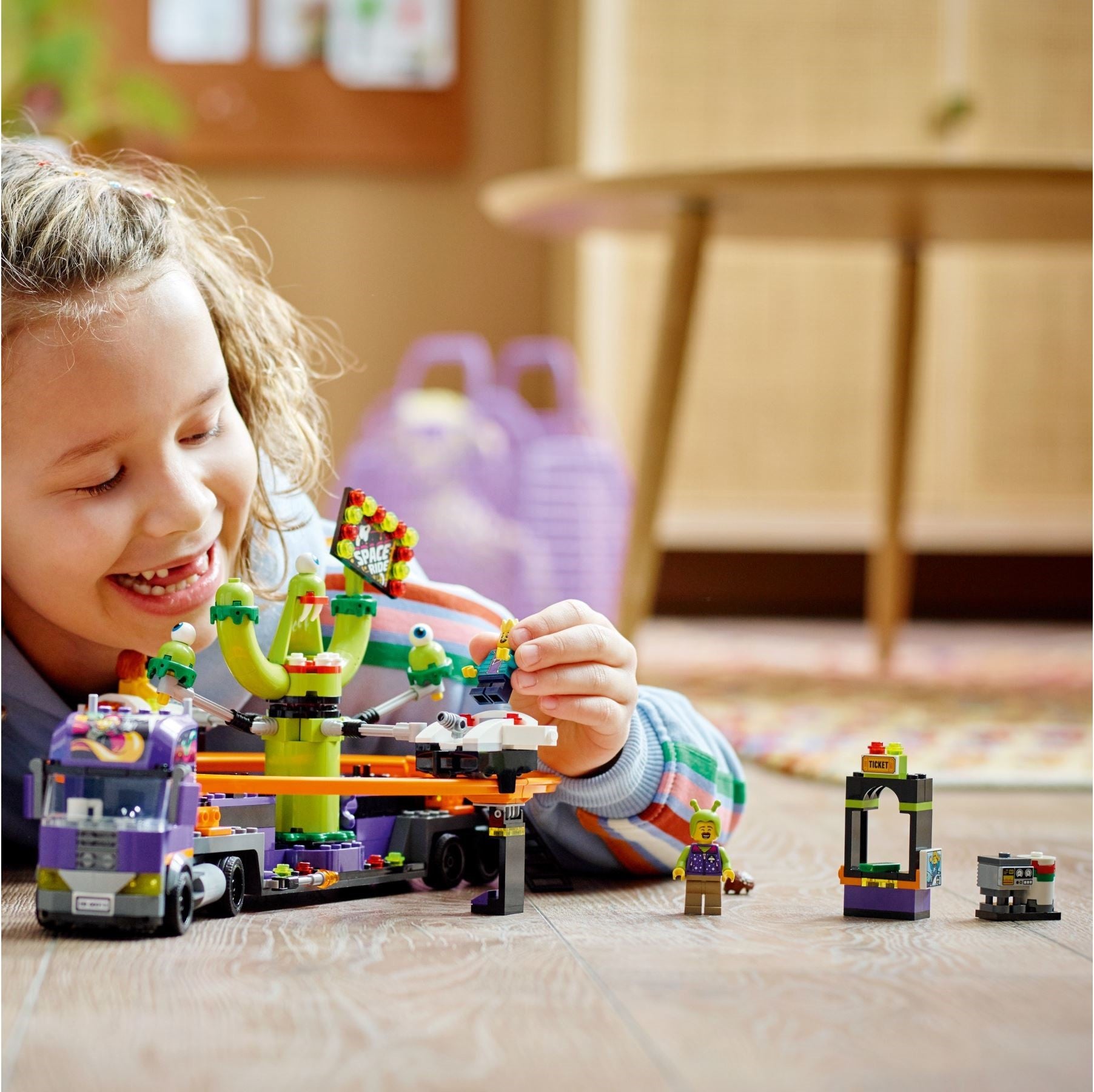 Space Ride Amusement Truck 60313 | City | LEGO – image 10