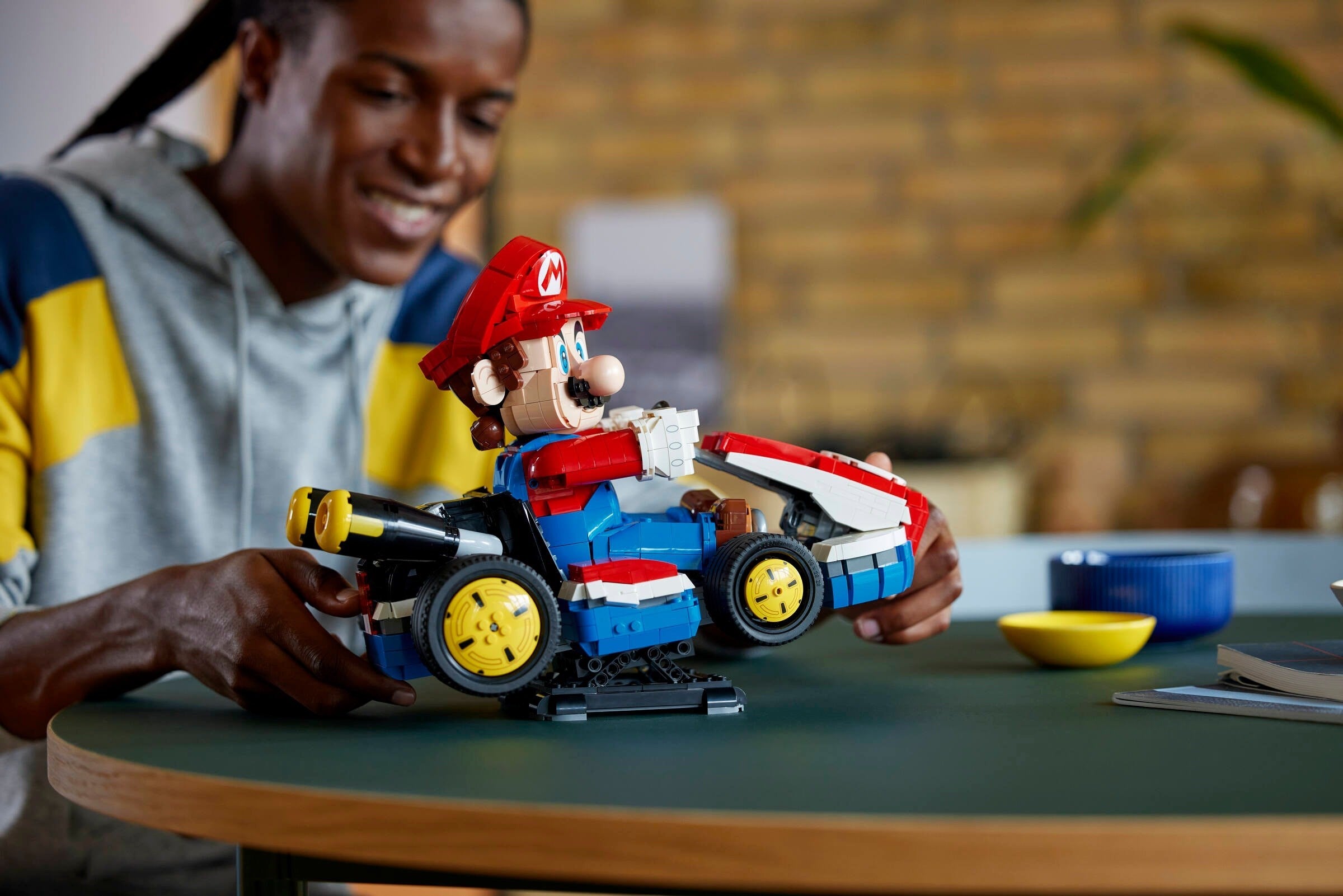 Mario Kart - Mario & Standard Kart 72037 | Super Mario | LEGO – image 5