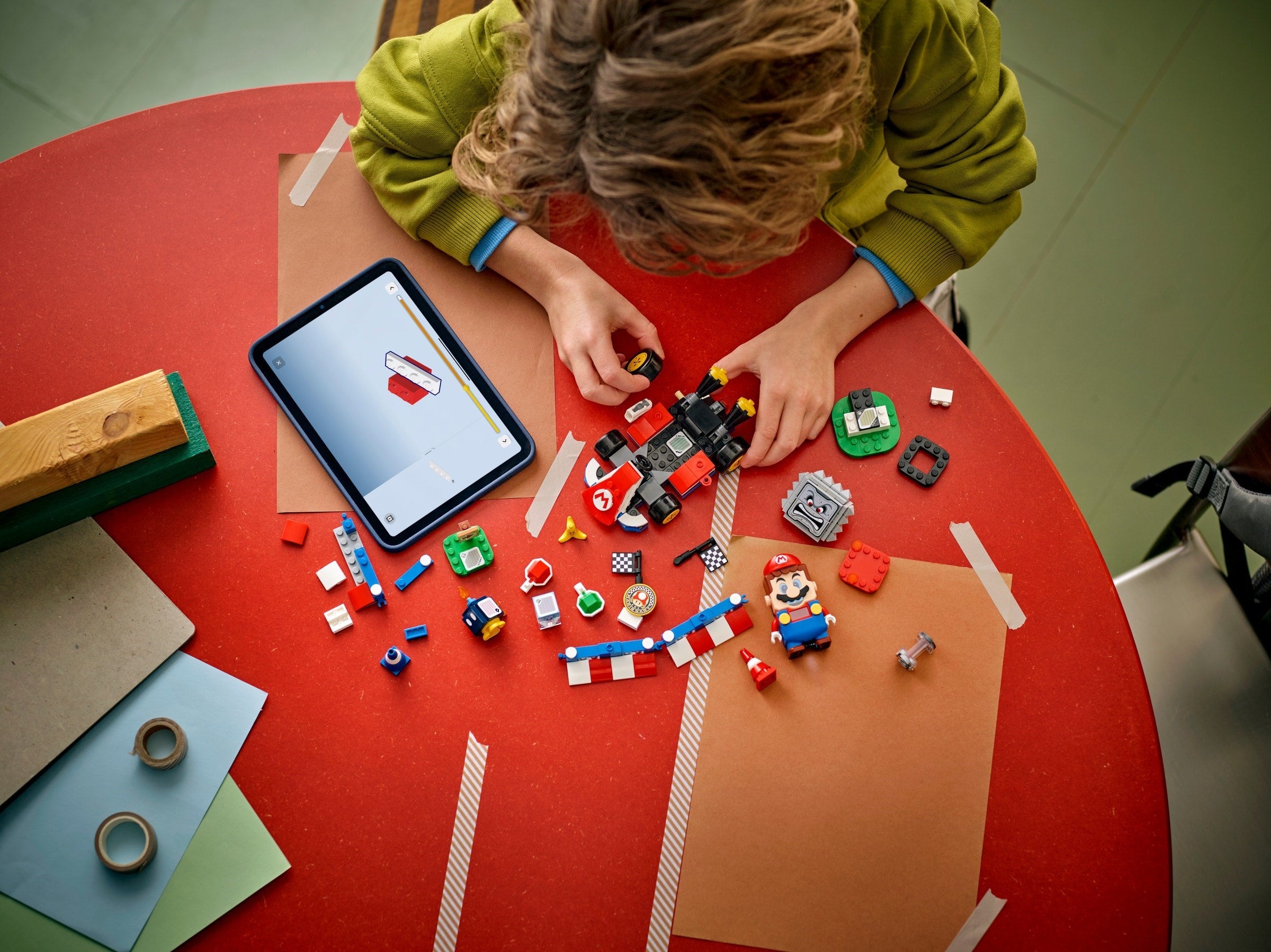 Interactive LEGO Mario & Standard Kart 72043 | Super Mario | LEGO – image 4
