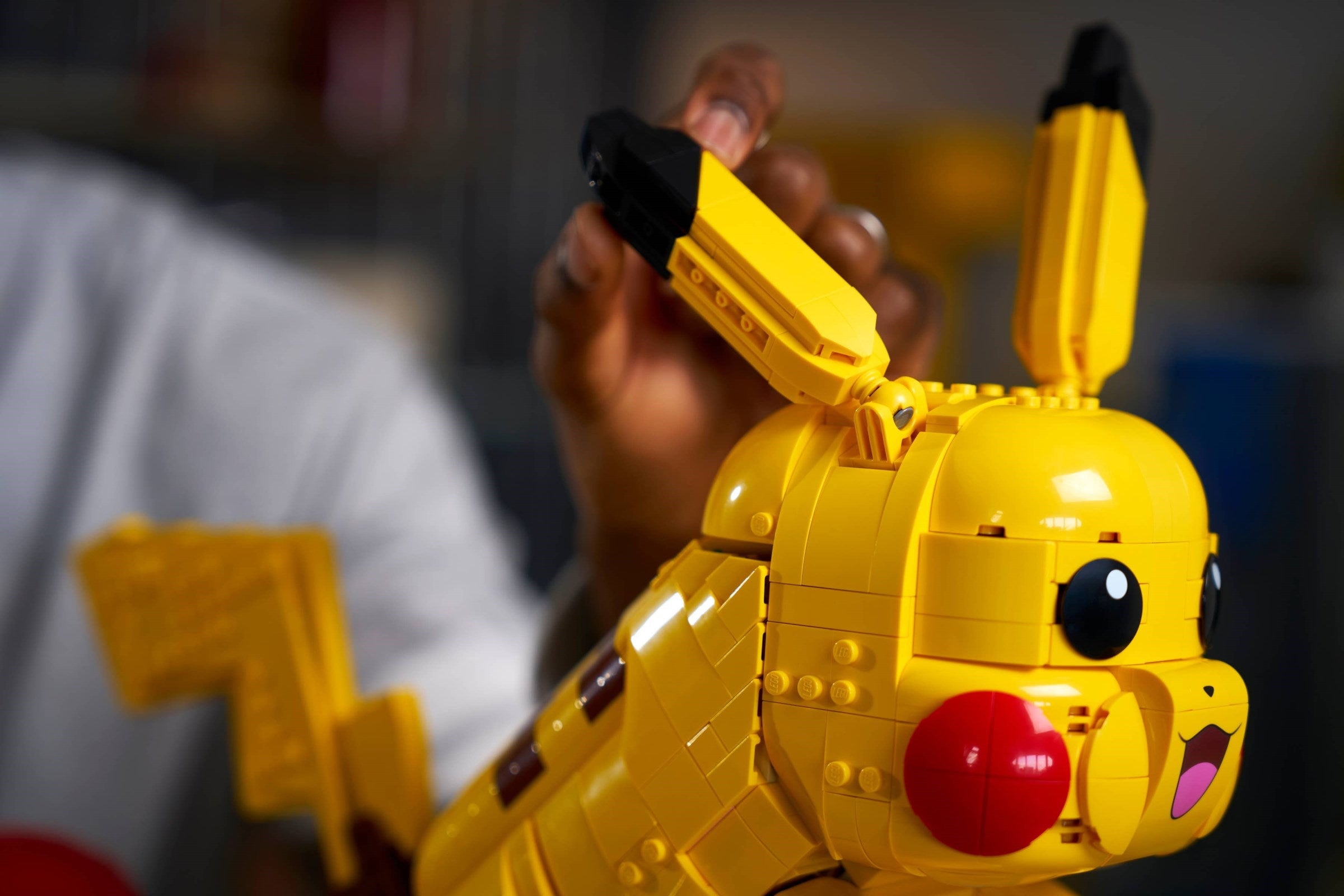 Pikachu and Poké Ball 72152 | Pokémon | LEGO (image 4)