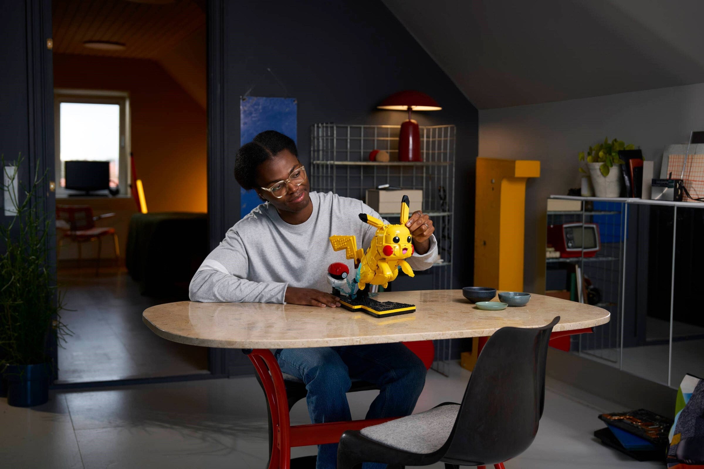 Pikachu and Poké Ball 72152 | Pokémon | LEGO (image 10)