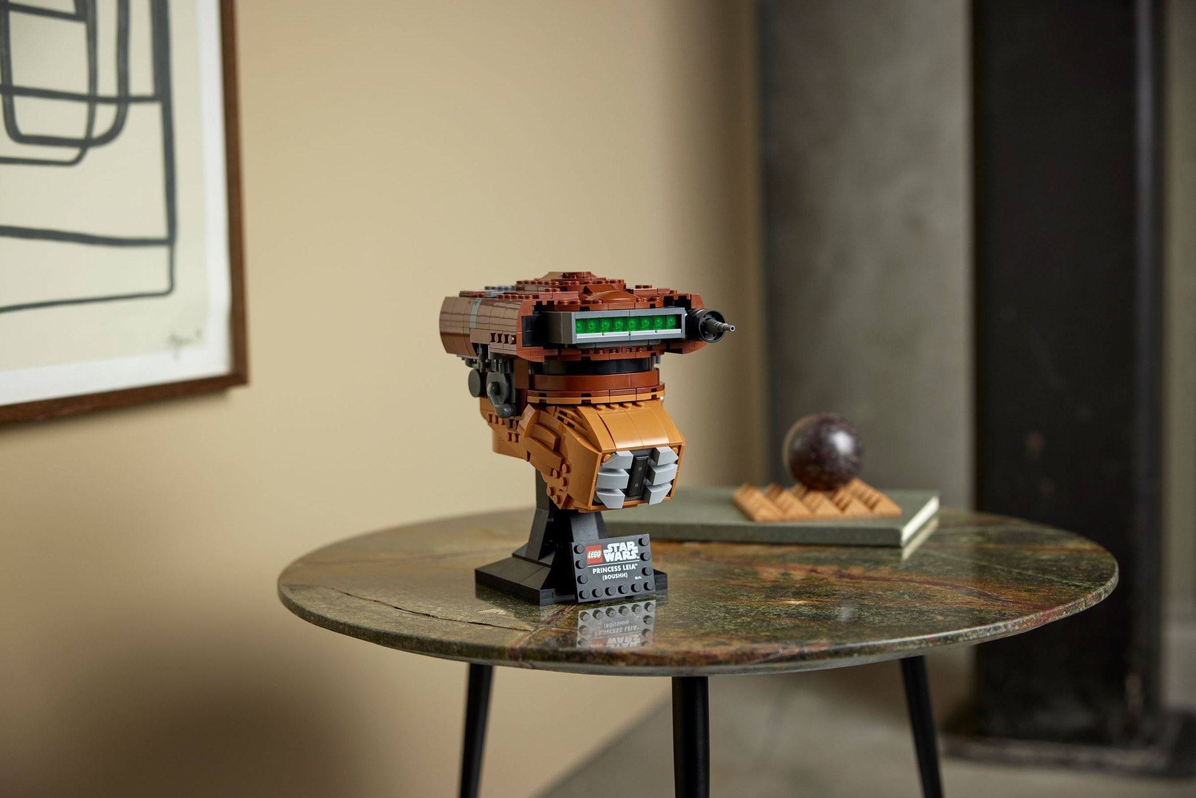 Princess Leia (Boushh) Helmet 75351 | Star Wars | LEGO (image 7)