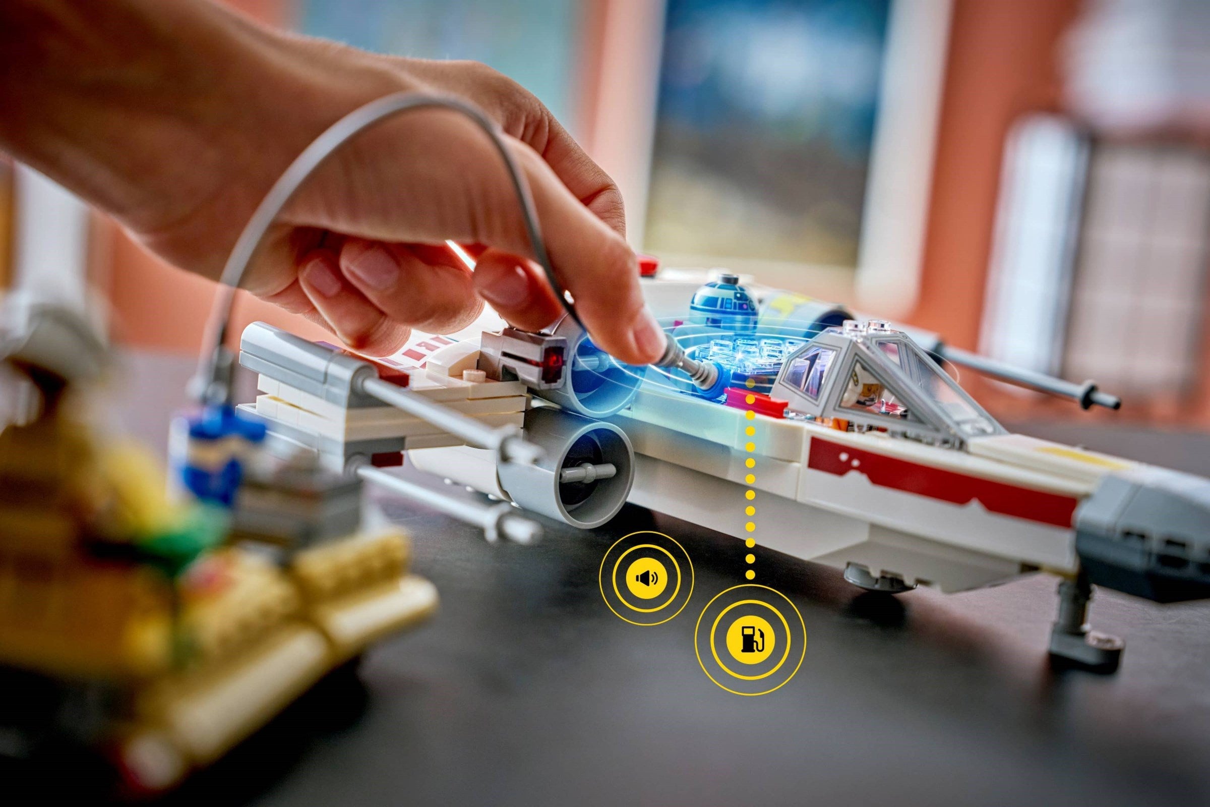 Luke's Red Five X-wing 75423 | Star Wars | LEGO (image 9)