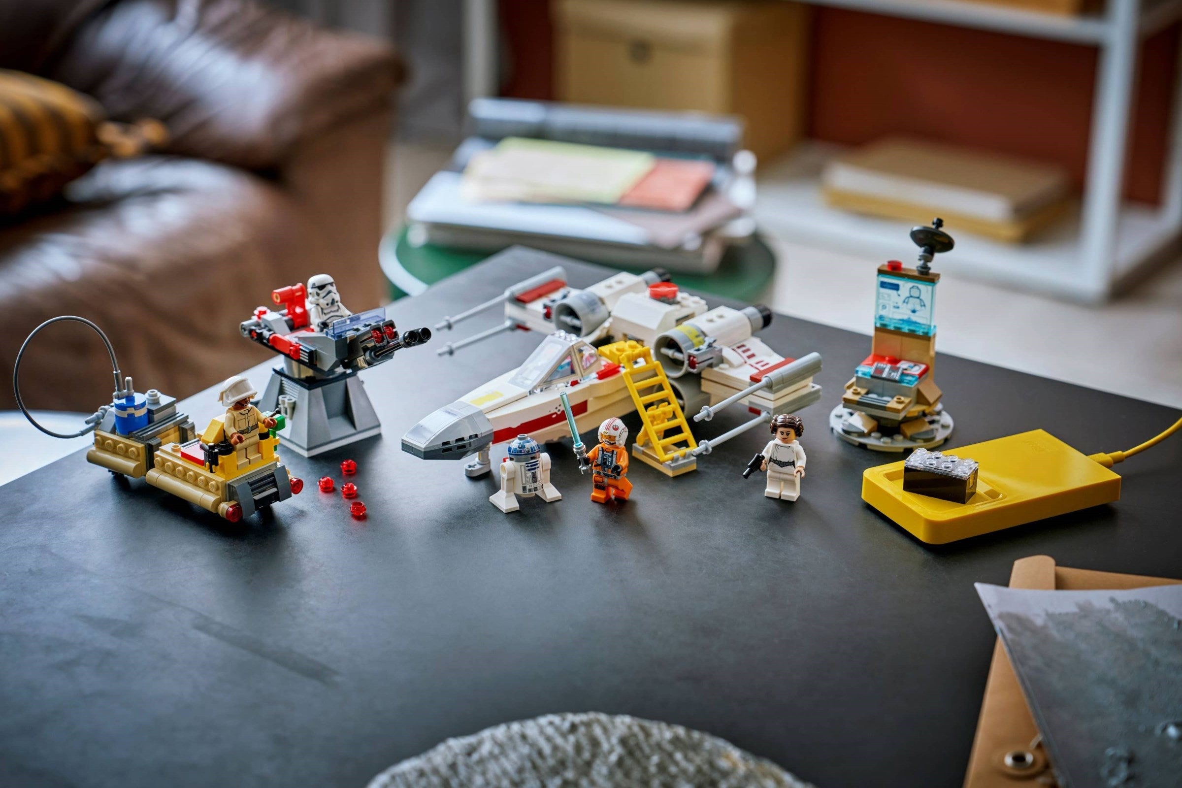 Luke's Red Five X-wing 75423 | Star Wars | LEGO (image 12)