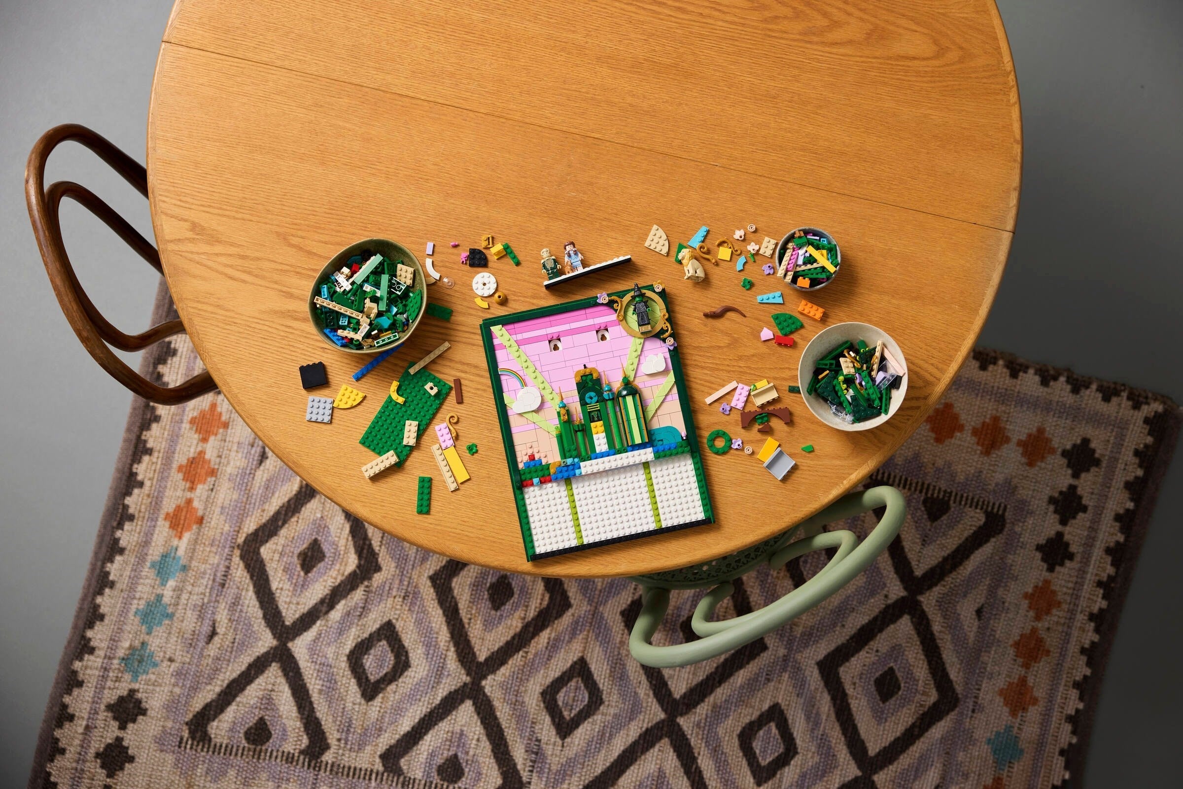 Emerald City Wall Art 75685 | Wicked | LEGO – image 4