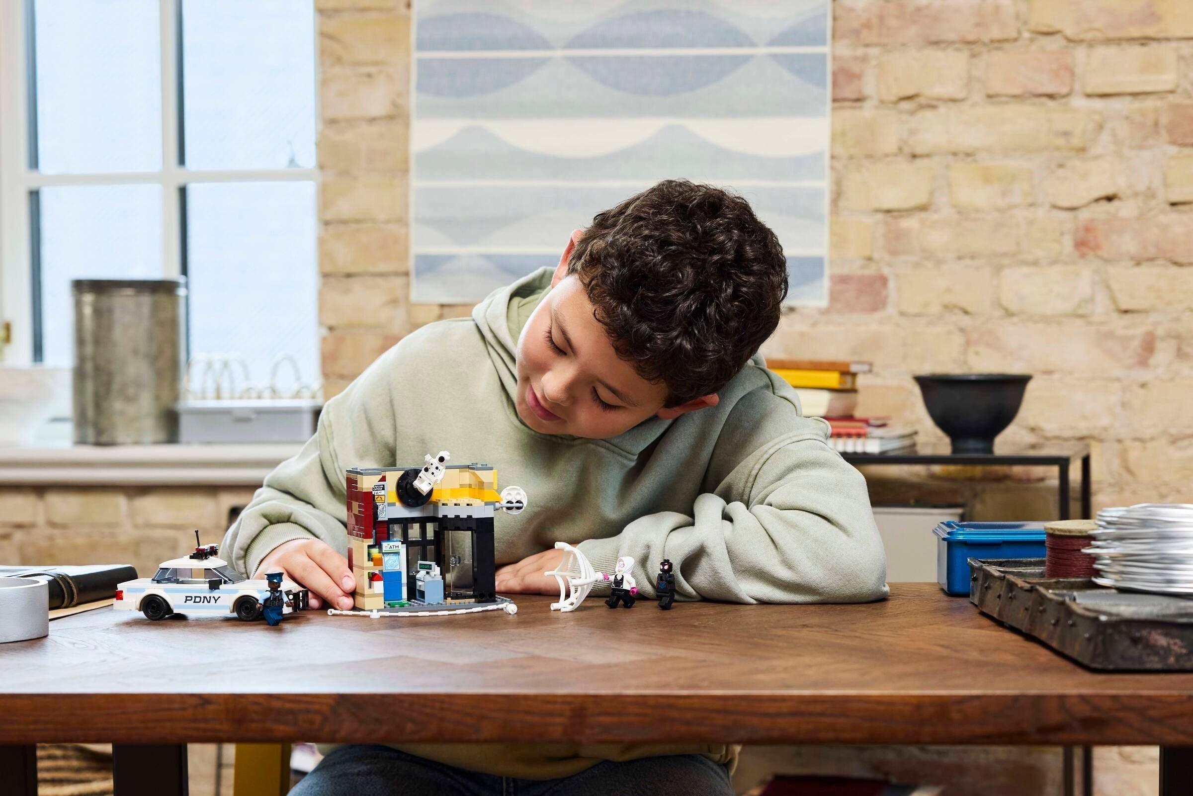Miles Morales vs. the Spot 76311 | Marvel Super Heroes | LEGO – image 5
