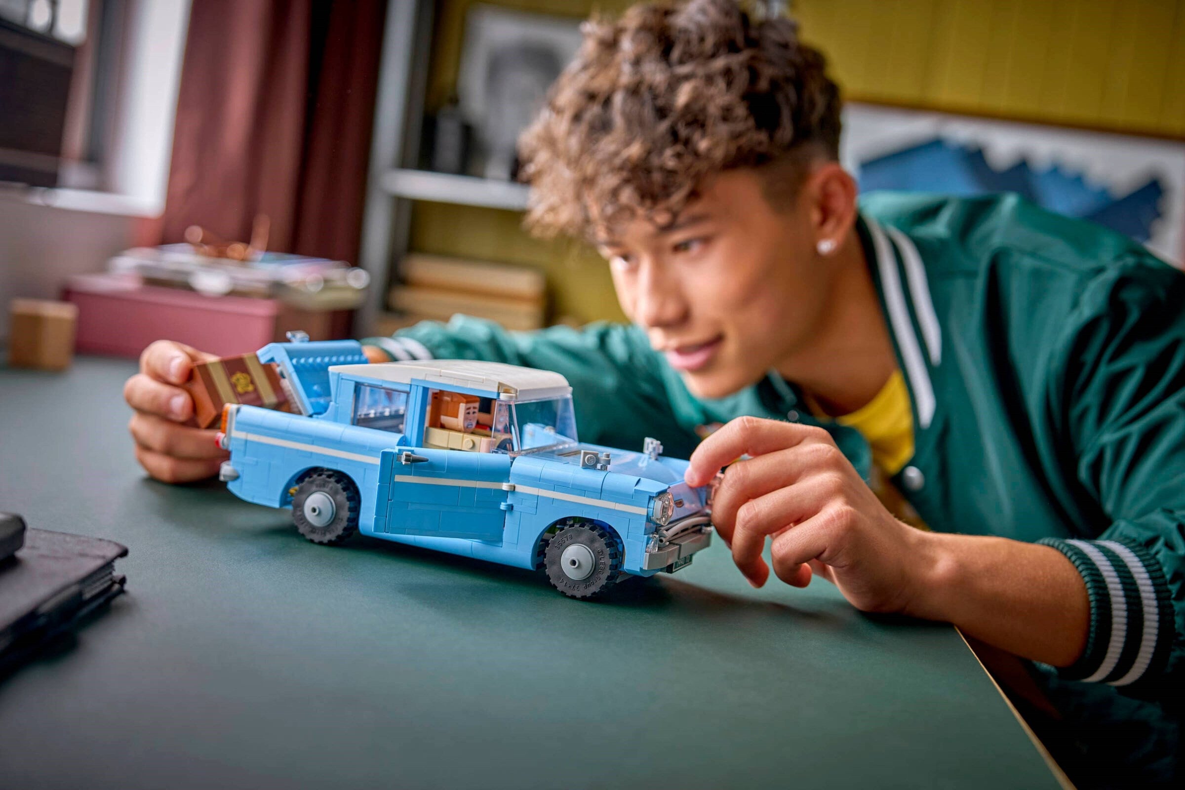 Enchanted Flying Ford Anglia 76470 | Harry Potter | LEGO – image 6