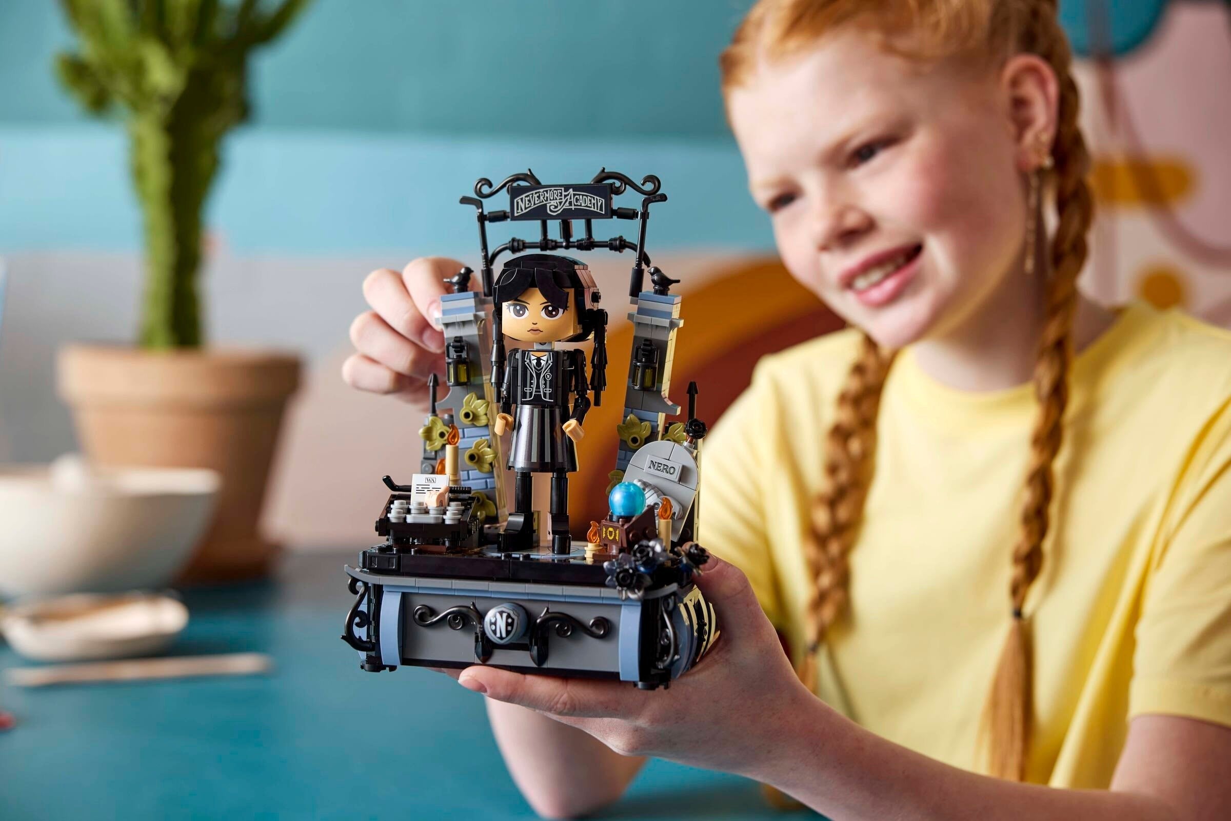 Wednesday Addams Figure 76780 | Wednesday | LEGO – image 5