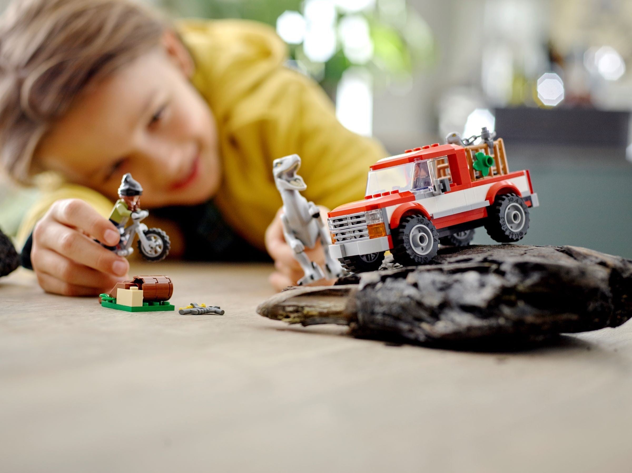 Blue & Beta Velociraptor Capture 76946 | Jurassic World | LEGO – image 9