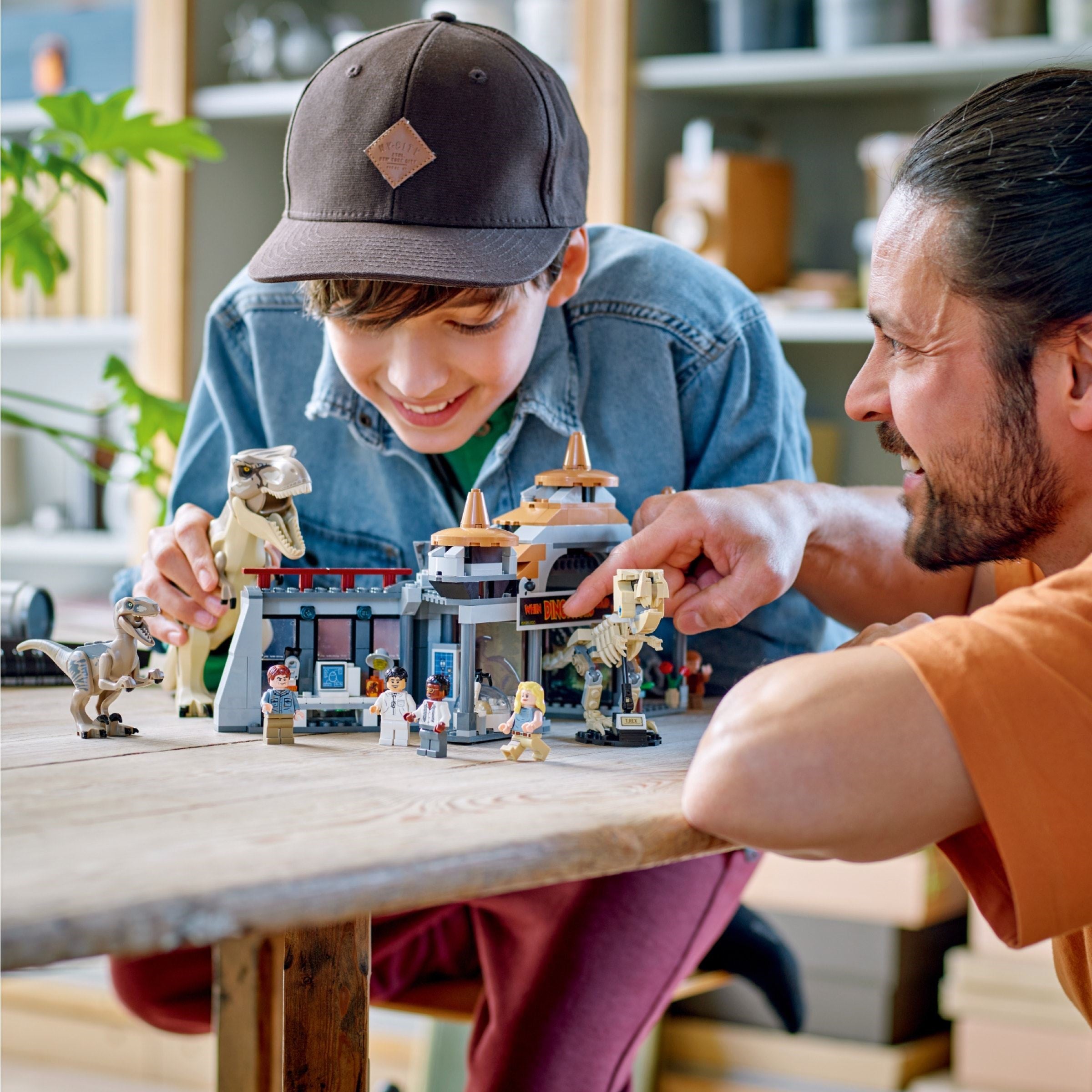 Visitor Centre: T. rex & Raptor Attack 76961 | Jurassic World | LEGO – image 7