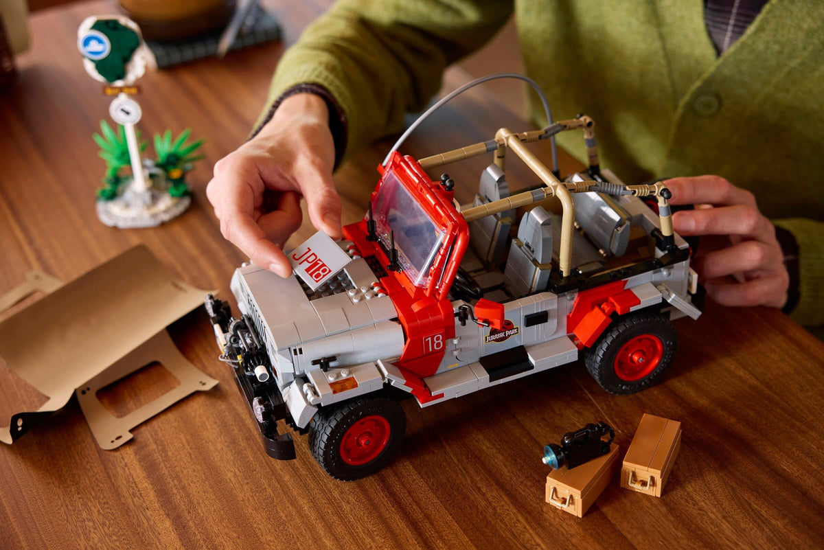 Jurassic Park Jeep Wrangler 77984 | Jurassic World | LEGO (image 8)