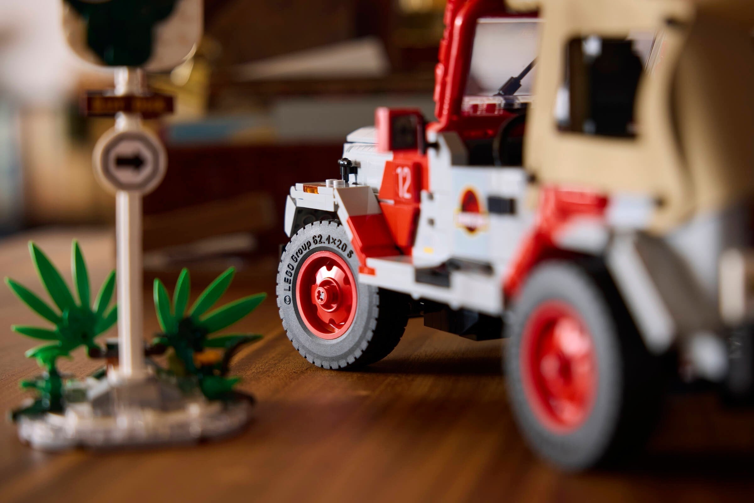 Jurassic Park Jeep Wrangler 77984 | Jurassic World | LEGO (image 12)