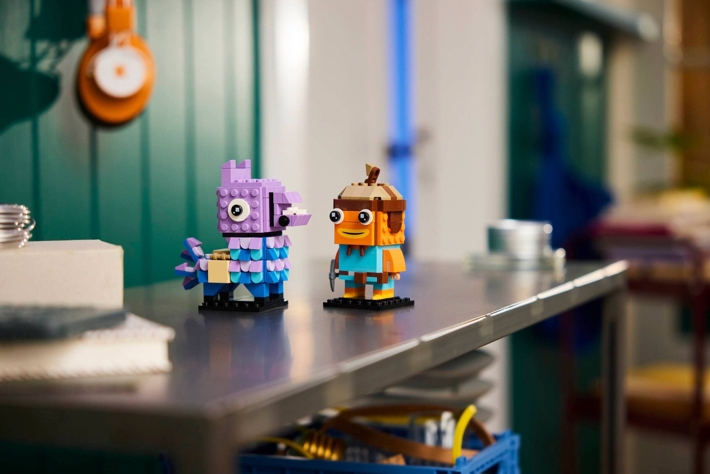 Supply Llama & Fishstick 40881 | BrickHeadz | LEGO – image 5