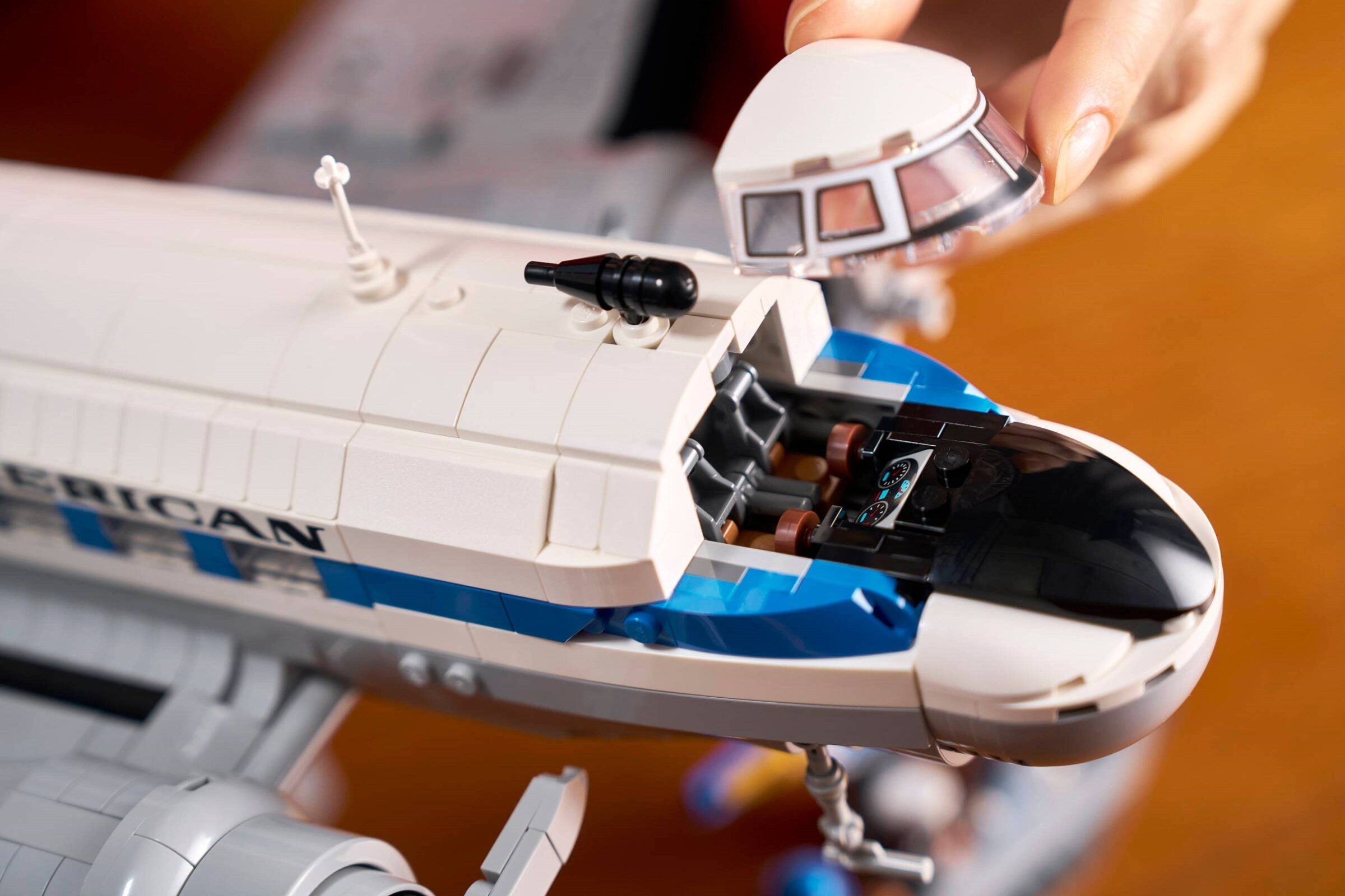 Douglas DC-3 PAN AM Airliner 11378 | Icons | LEGO (image 8)