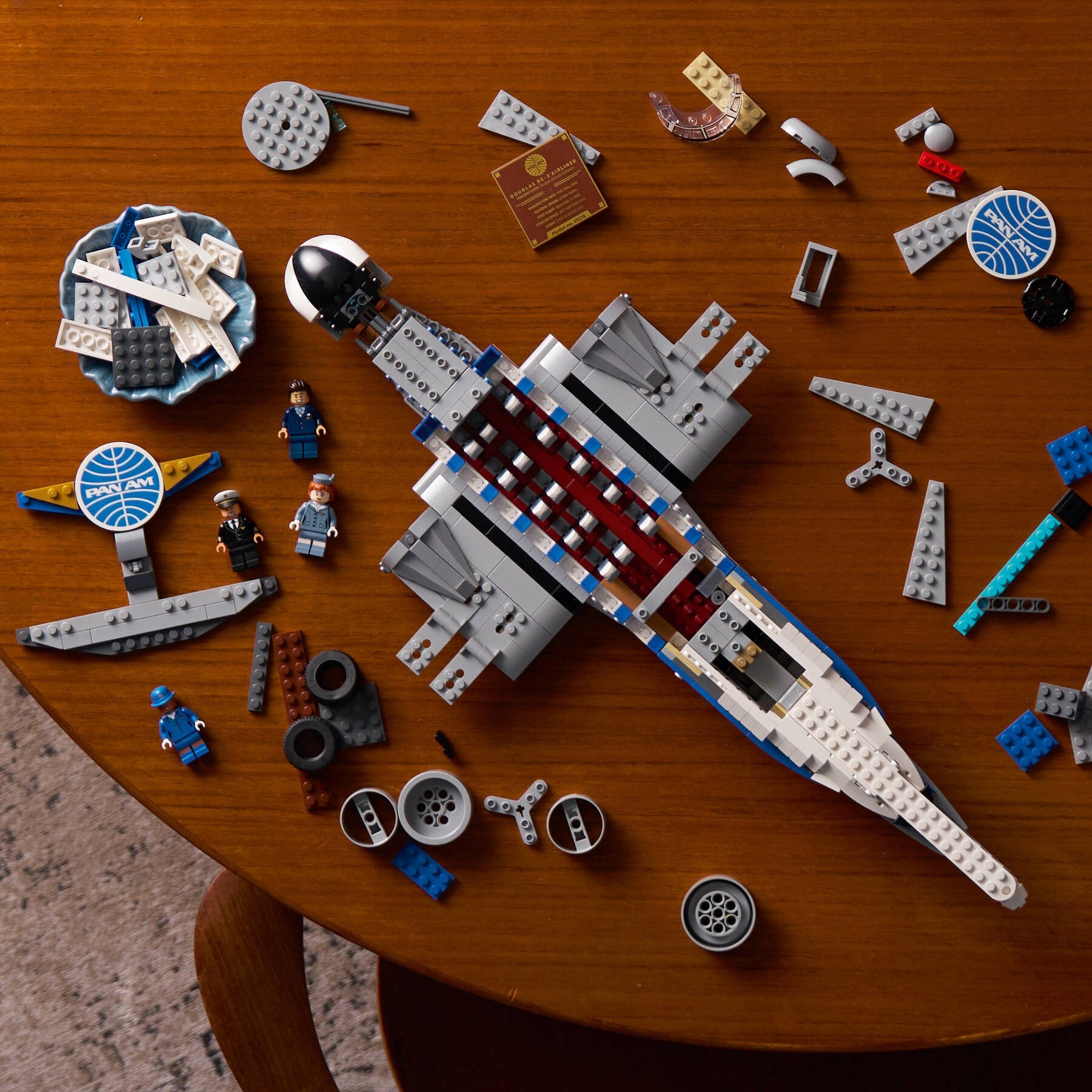 Douglas DC-3 PAN AM Airliner 11378 | Icons | LEGO (image 10)