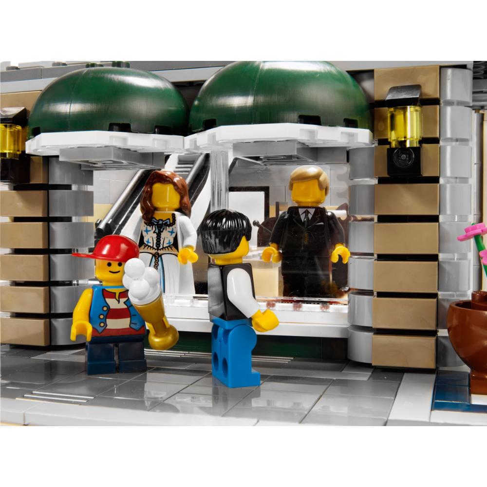 Grand Emporium 10211 | Creator | LEGO