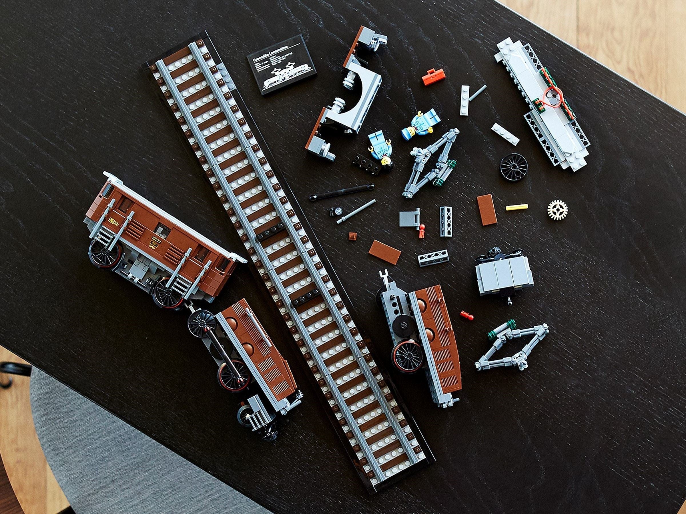 Crocodile Locomotive 10277 | Icons | LEGO – image 10