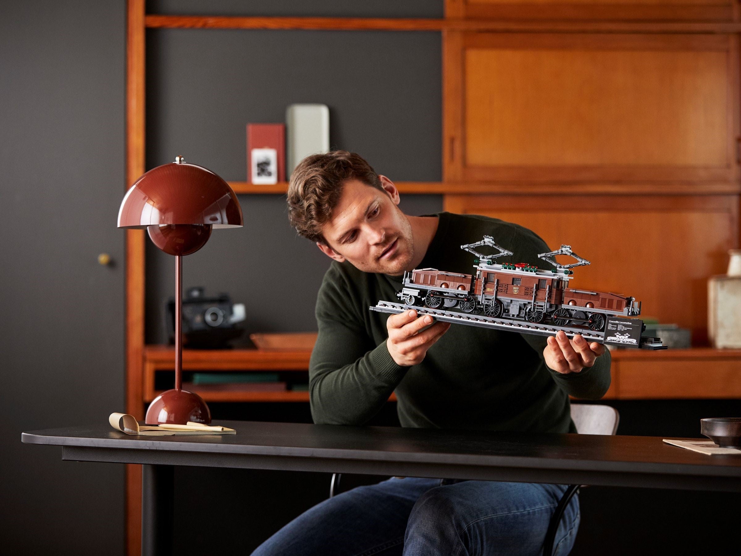 Crocodile Locomotive 10277 | Icons | LEGO – image 19