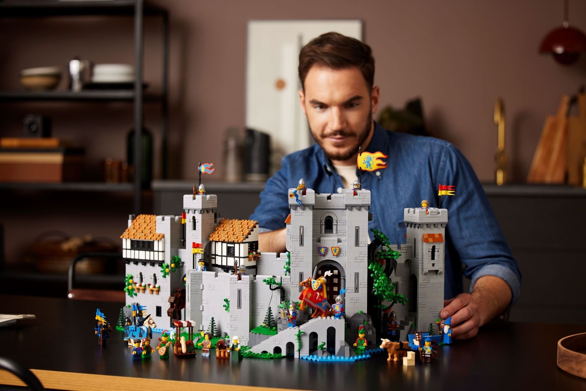 Lion Knights' Castle 10305 | Icons | LEGO – image 6