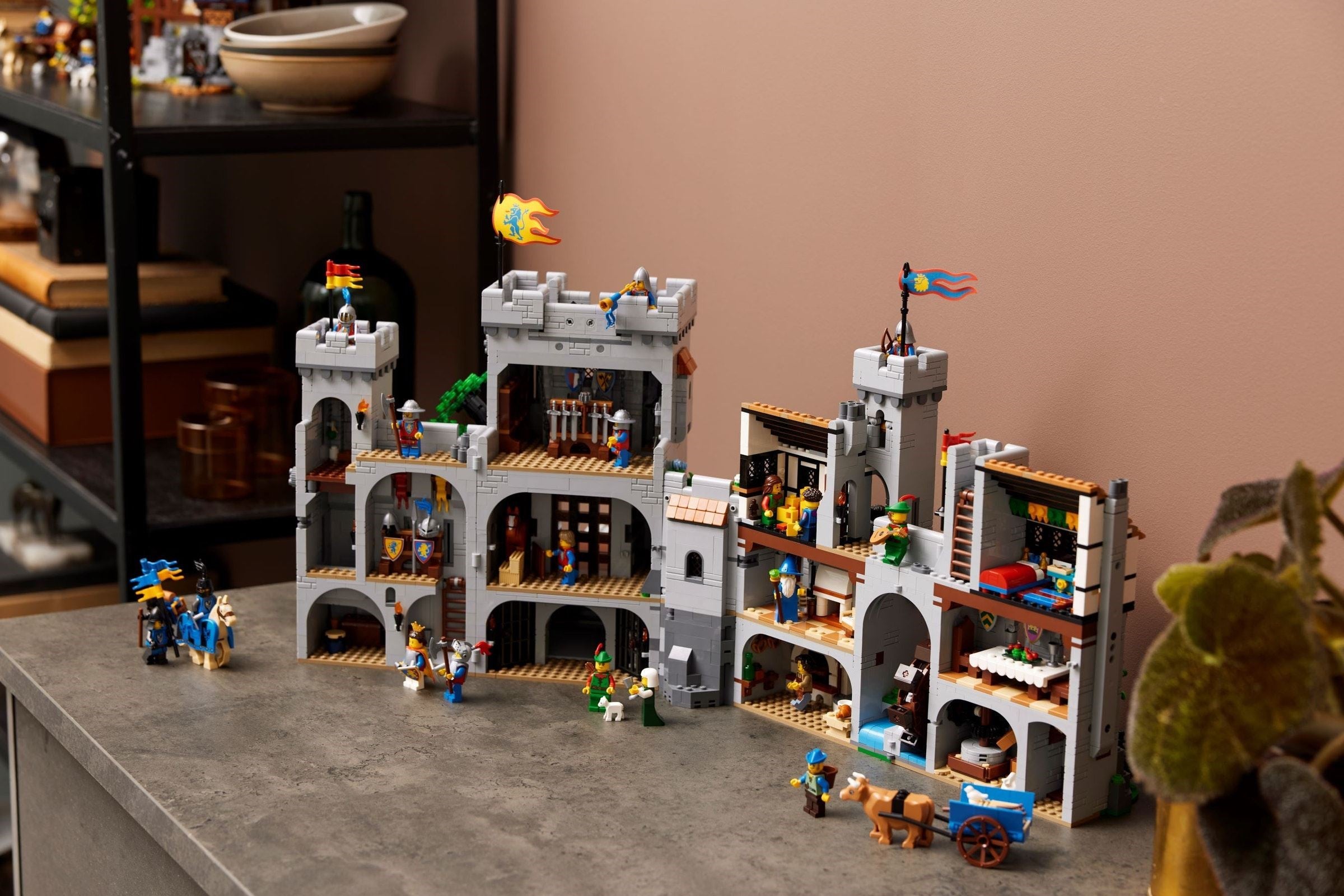 Lion Knights' Castle 10305 | Icons | LEGO – image 7
